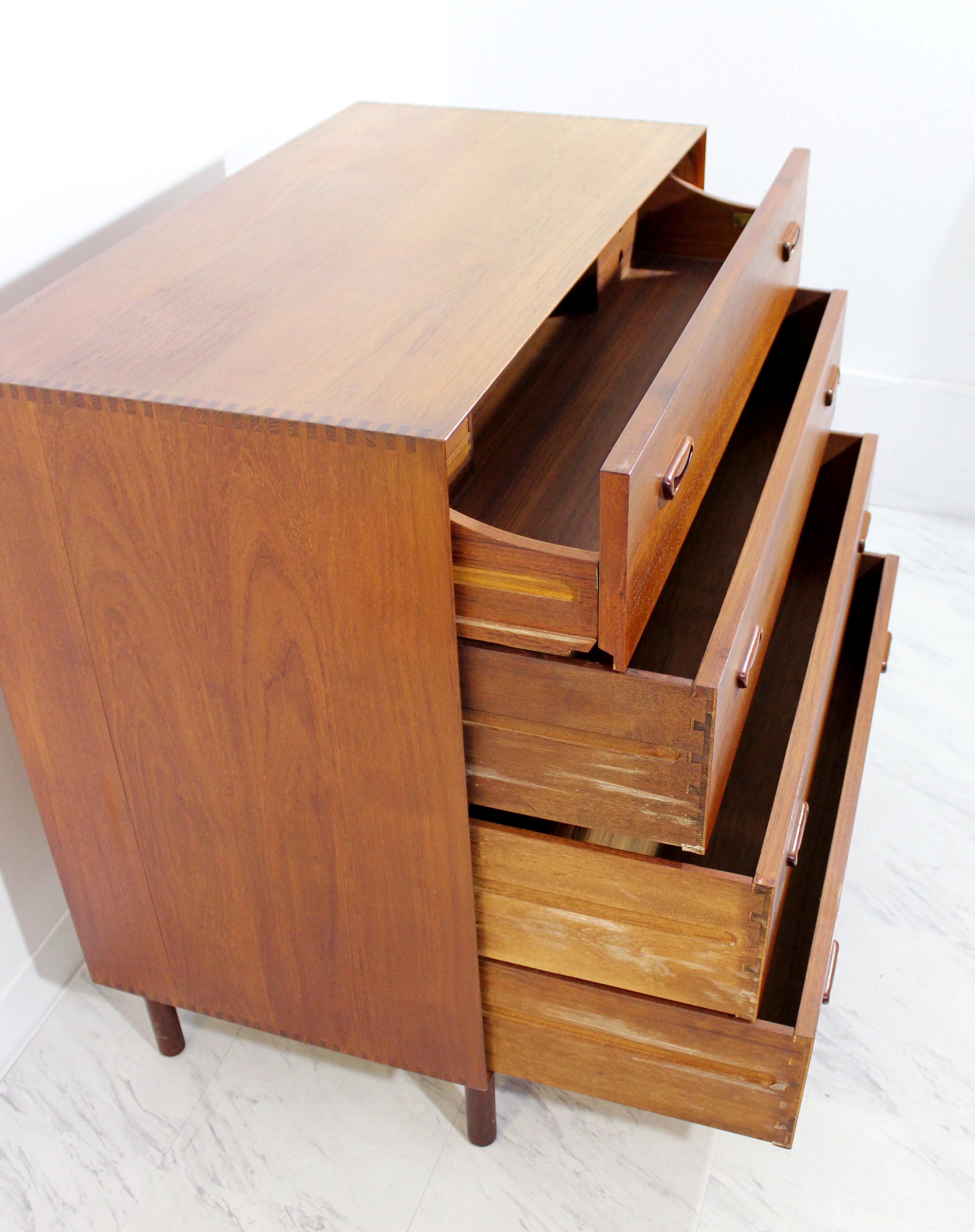 Mid-Century Modern Peter Hvidt Teak Chest Vanity Dresser Cabinet Danish, 1950s 4