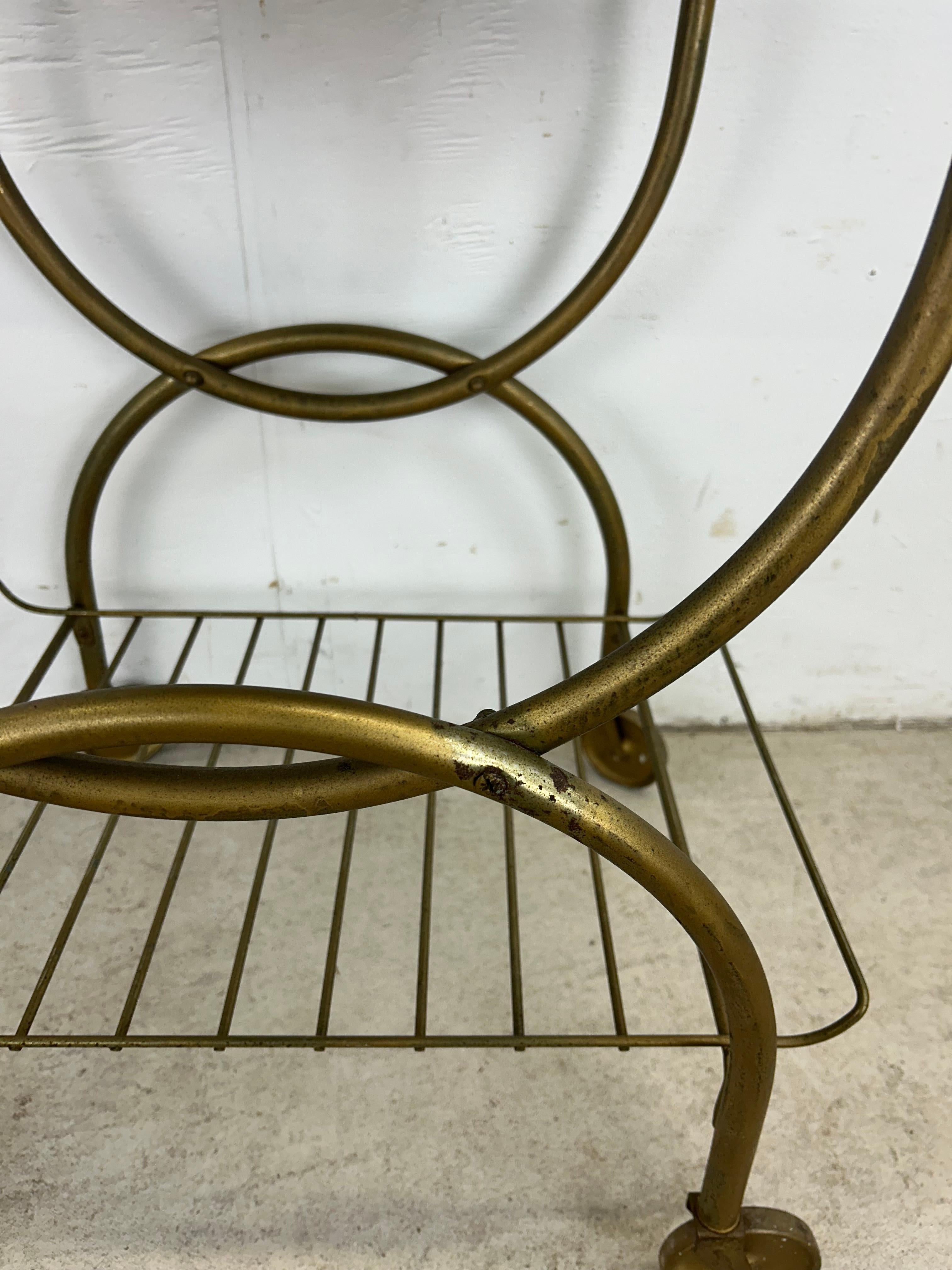 Mid Century Modern Petite Bar Cart mit Messing-Akzenten im Angebot 6