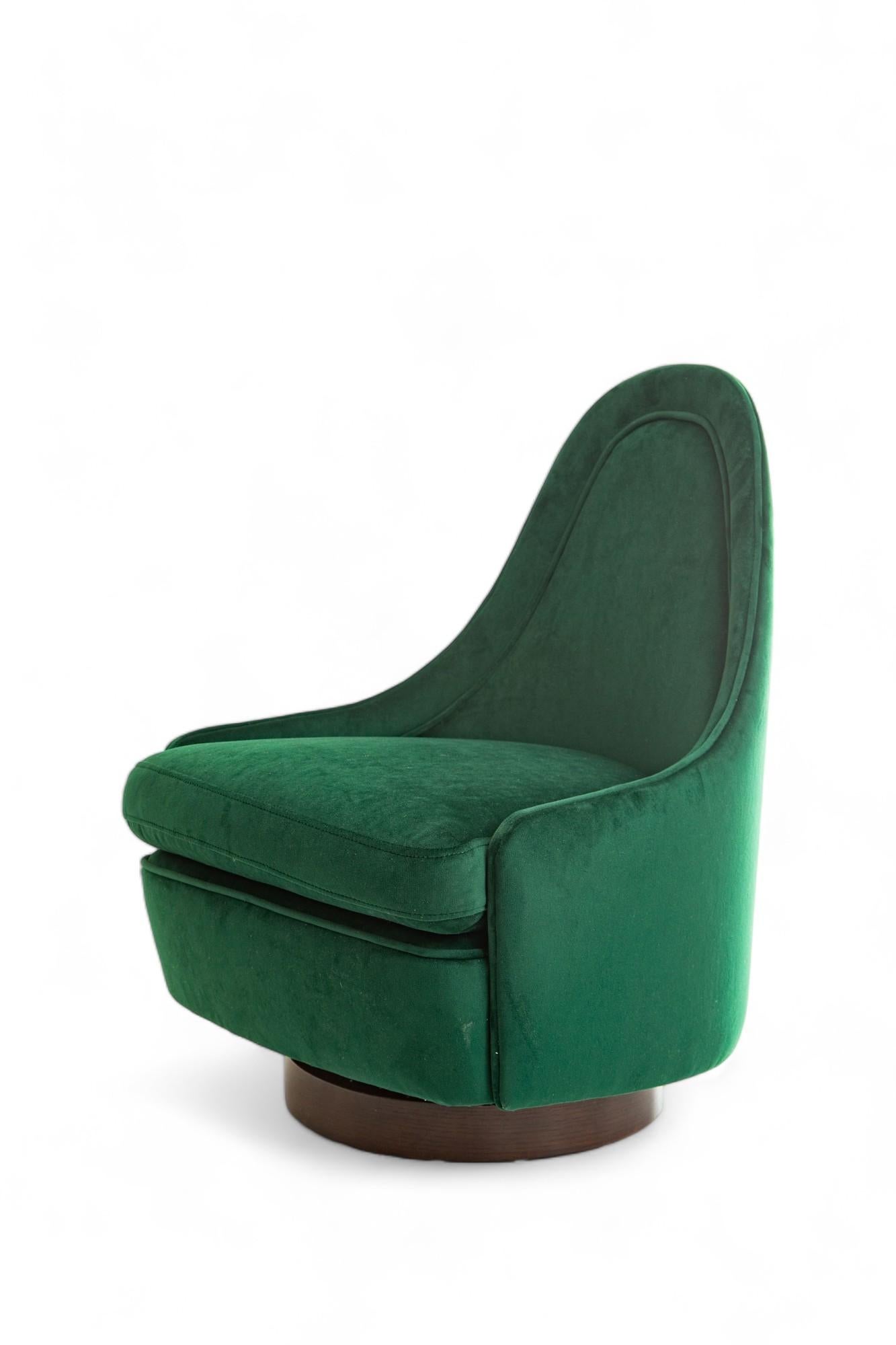 Velvet Mid-Century Modern Petite Tilt and Swivel Lounge Chairs by Milo Baughman For Sale