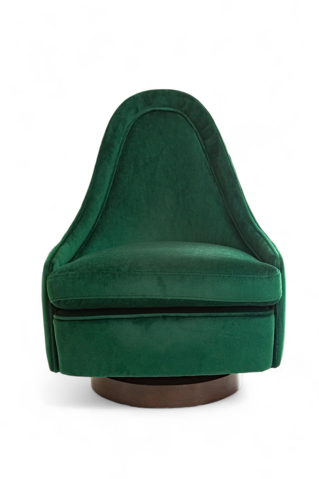 Petites chaises longues pivotantes et modernes du milieu du siècle dernier de Milo Baughman en vente 1