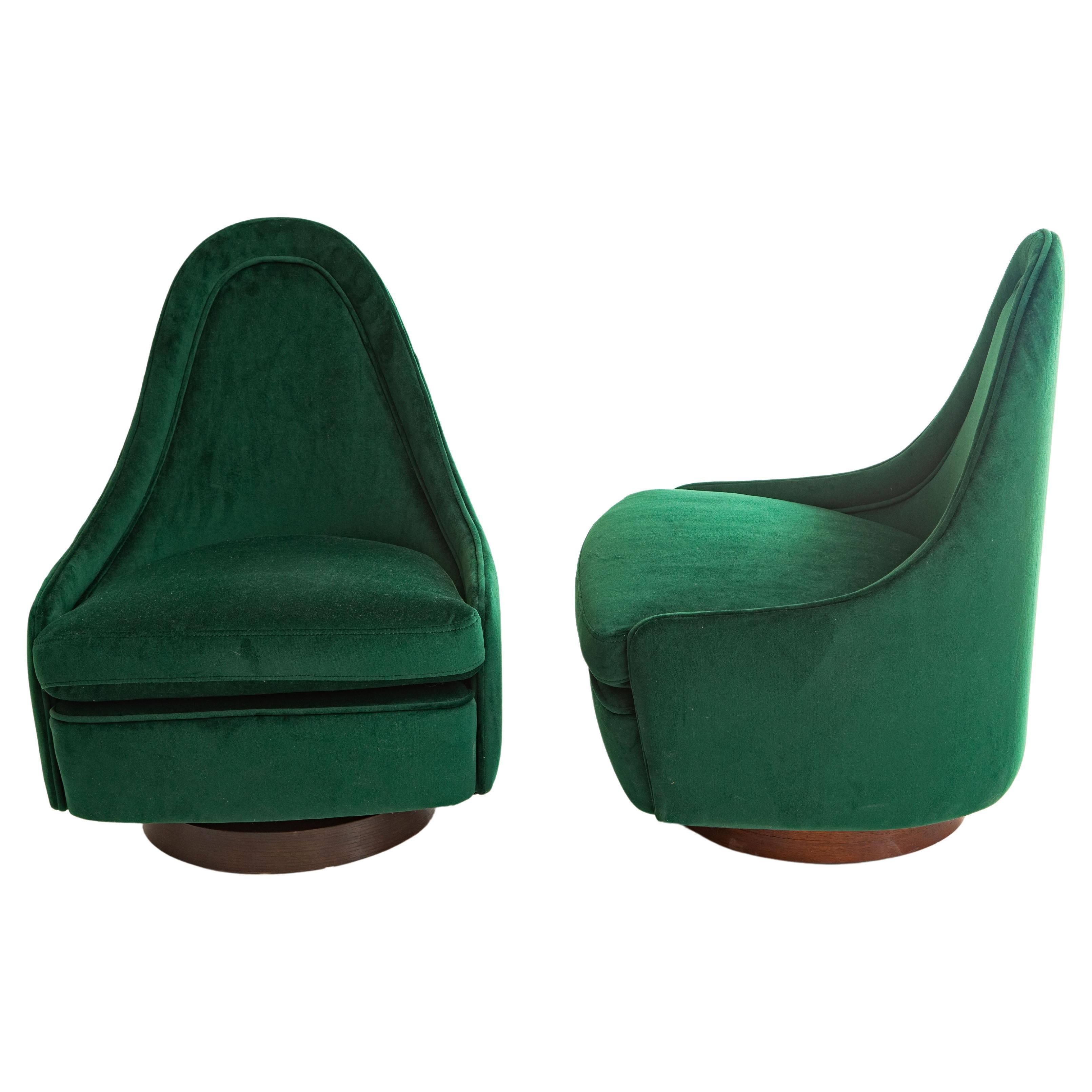 Petites chaises longues pivotantes et modernes du milieu du siècle dernier de Milo Baughman en vente
