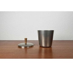 Bol en étain moderne du milieu du siècle avec couvercle de K.M.D., années 1960