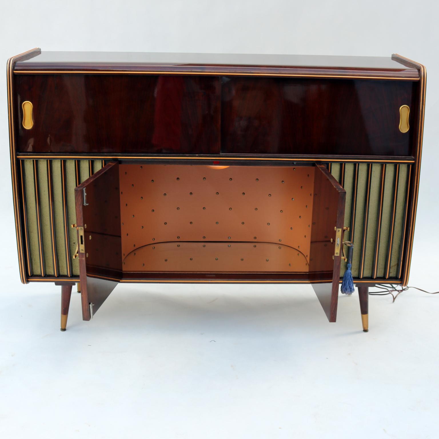 Mid-Century Modern Phonograph Stereo Console and Bar Cabinet, 1950s In Good Condition In Lucenec, SK
