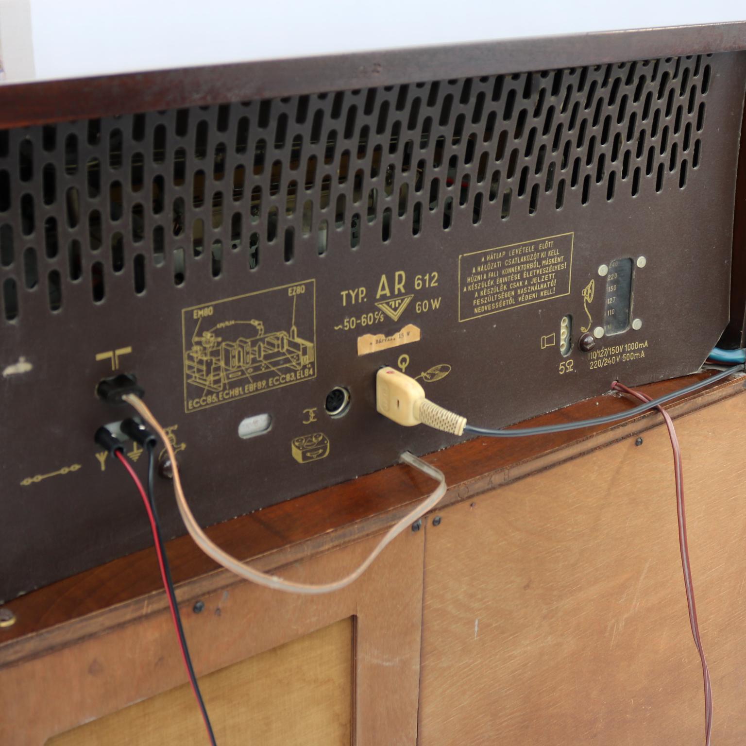Mid-Century Modern Phonograph Stereo Console and Bar Cabinet, 1950s 1