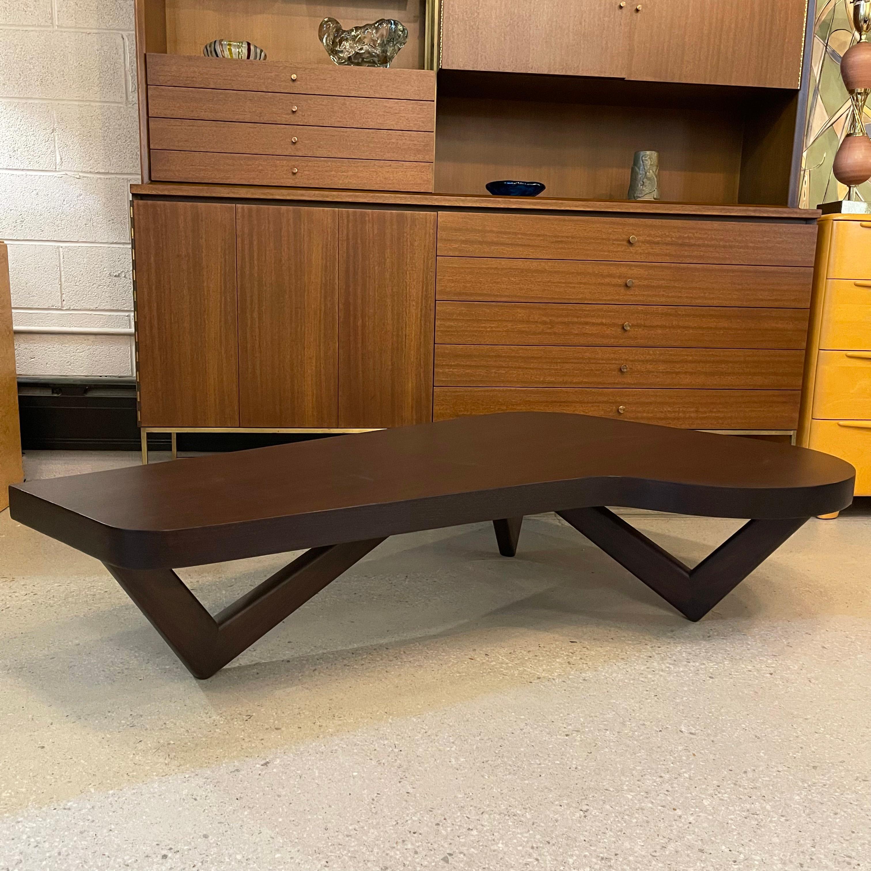 20th Century Mid-Century Modern Piano Shape Mahogany Coffee Table For Sale