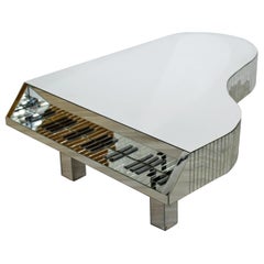 Table basse cocktail en miroir en forme de piano:: 1970