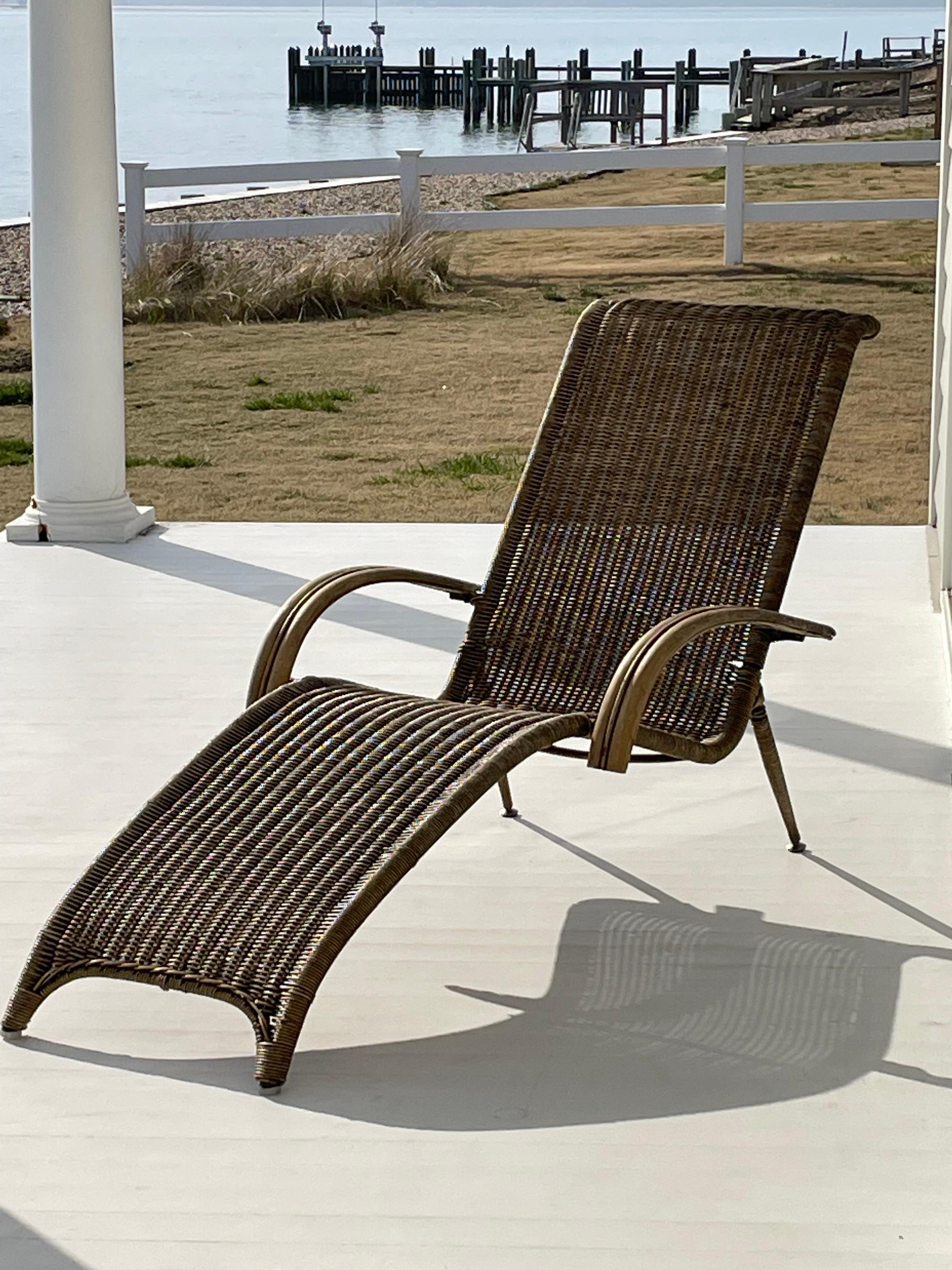 Mid Century Modern Pier 1 Wicker und Rattan Chaise Lounge (Moderne der Mitte des Jahrhunderts) im Angebot