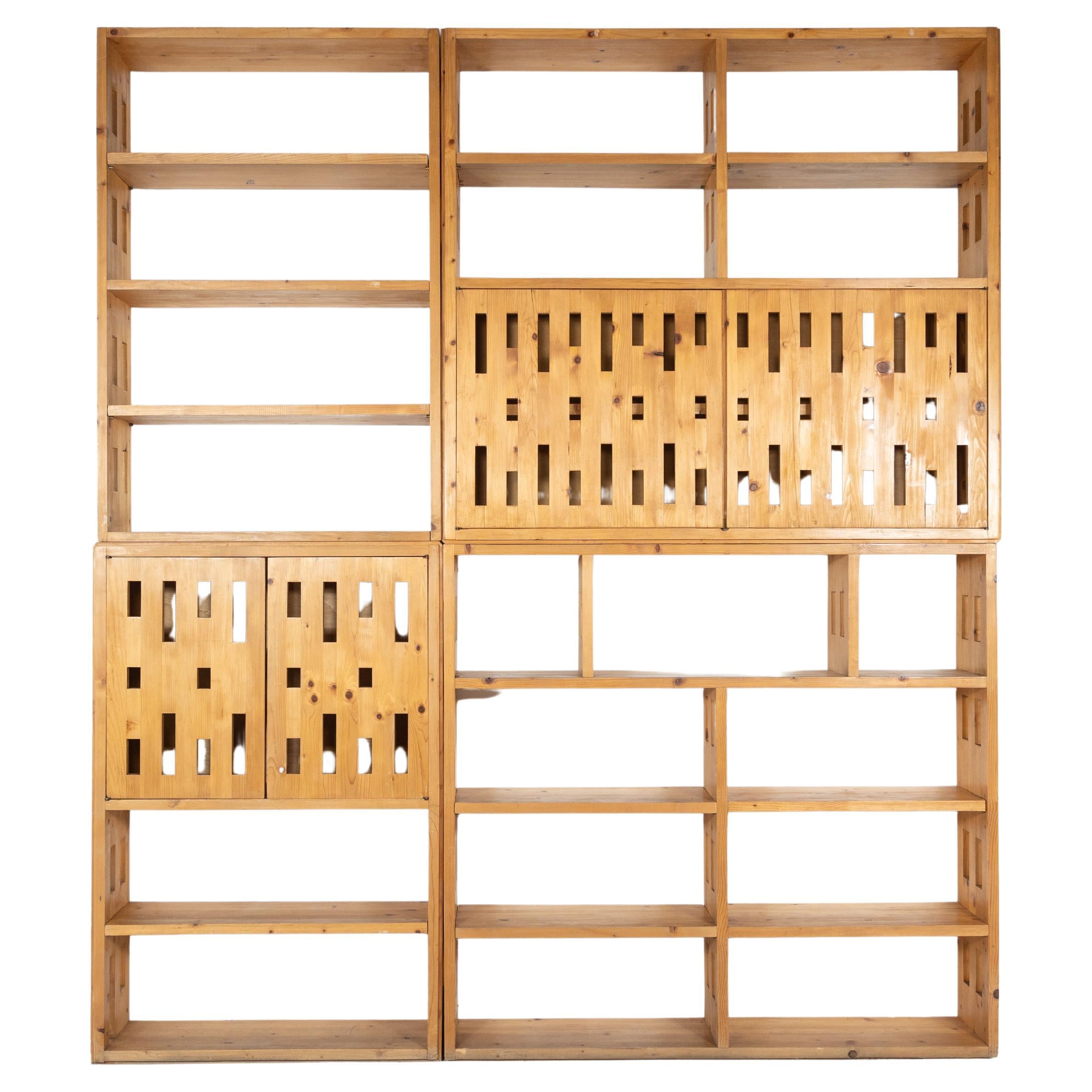 Mid-Century modern Pine Bookcase, Italy, 1970s For Sale