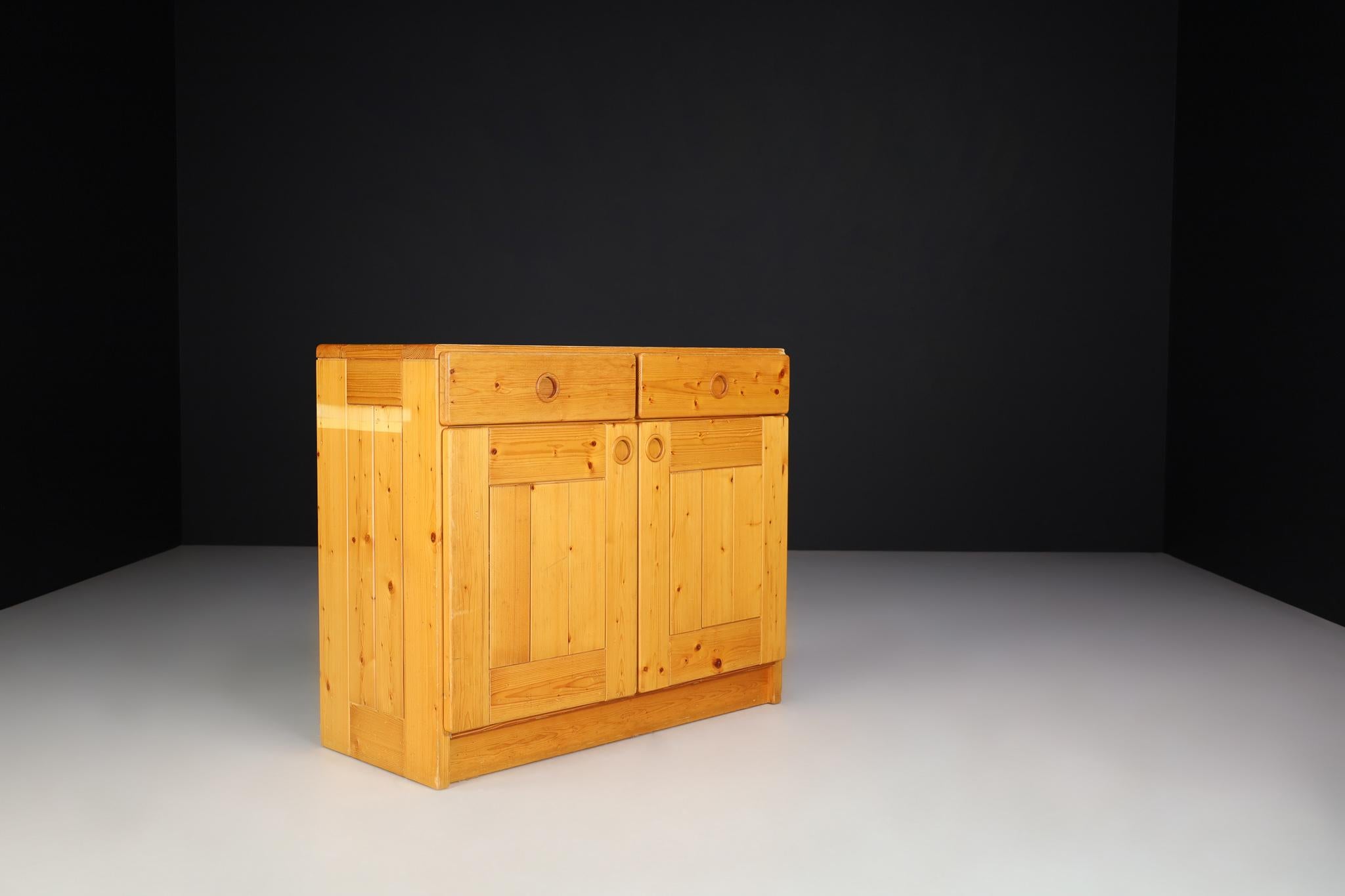 French Mid-Century Modern Pine Cabinet/Cupboard By Charlotte Perriand for Les Arcs 1970 For Sale
