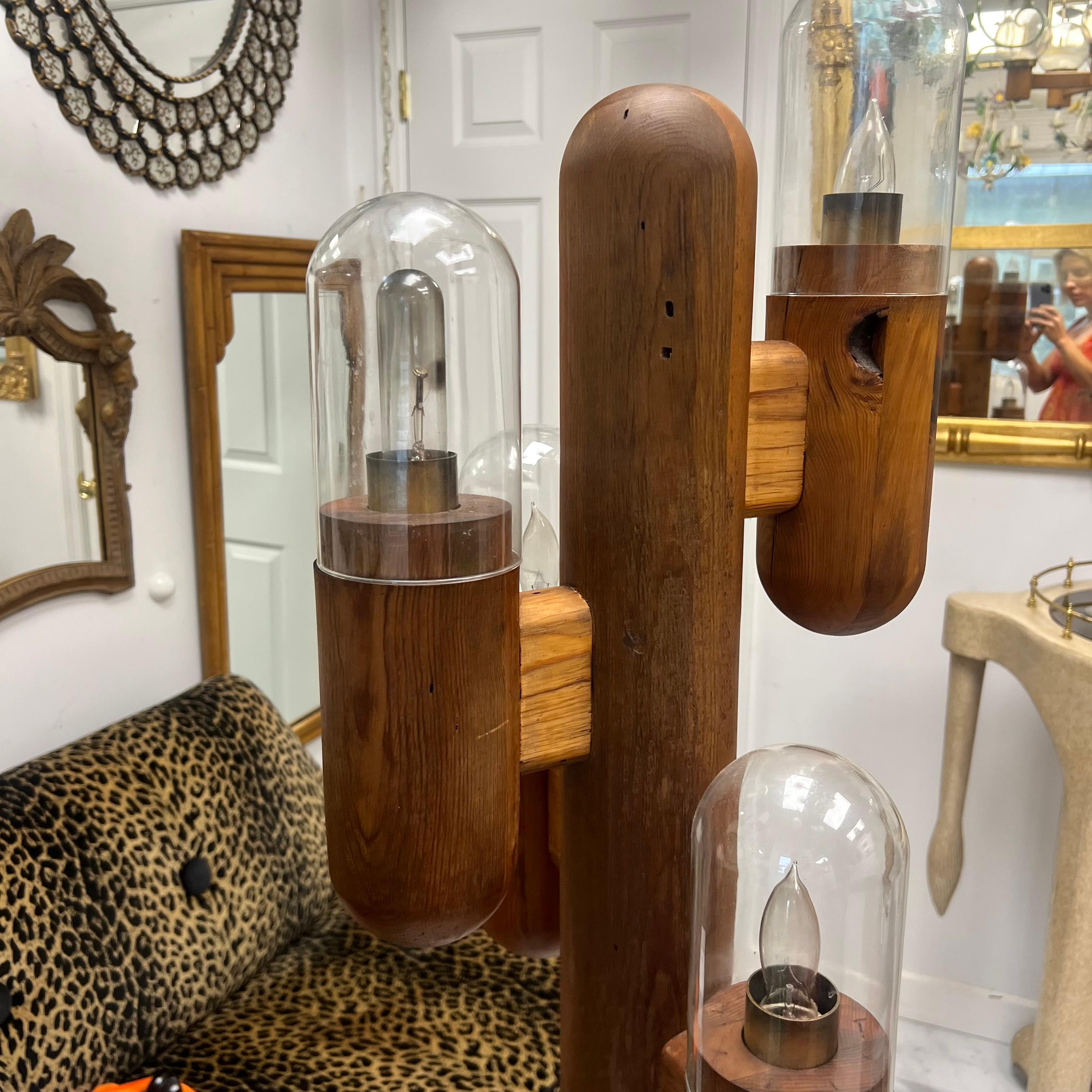 Lampada da terra a forma di cactus in legno di pino di metà secolo in vendita 4