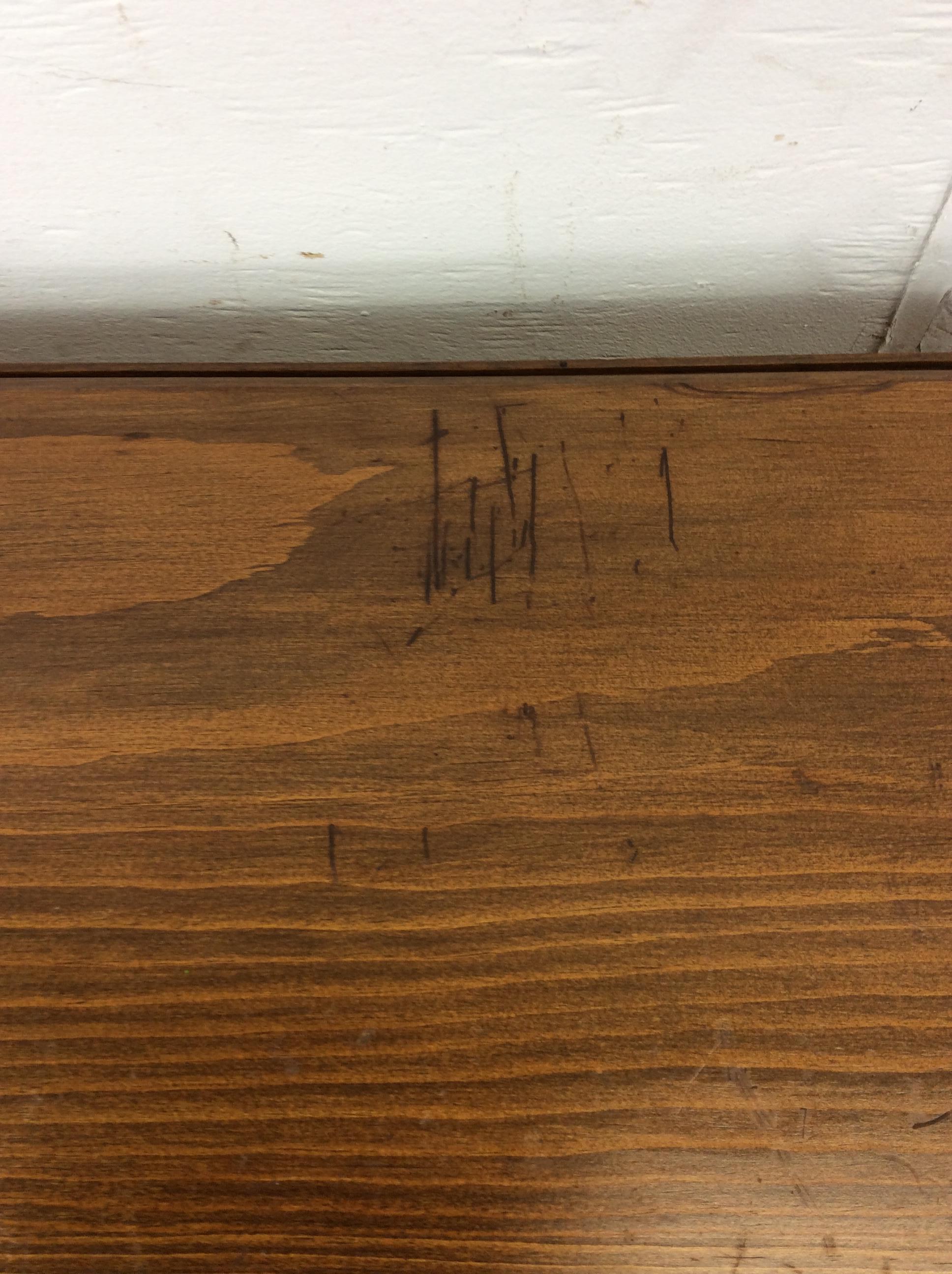 Table de salle à manger en pin The Modernity avec feuilles tombantes Bon état - En vente à Freehold, NJ