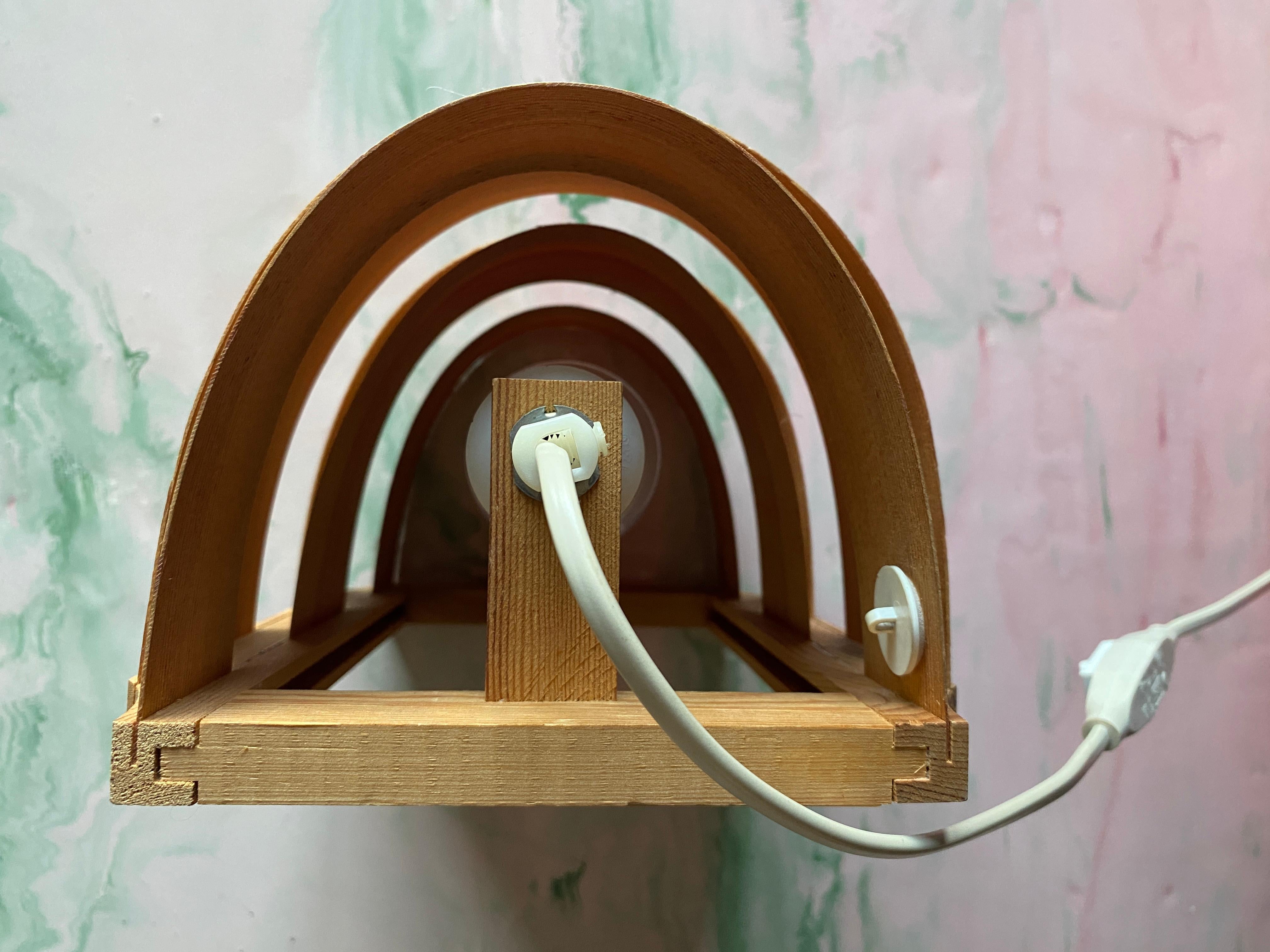 Pin Lampe murale en placage de pin moderne du milieu du siècle par Translandia, Danemark, années 1960 en vente