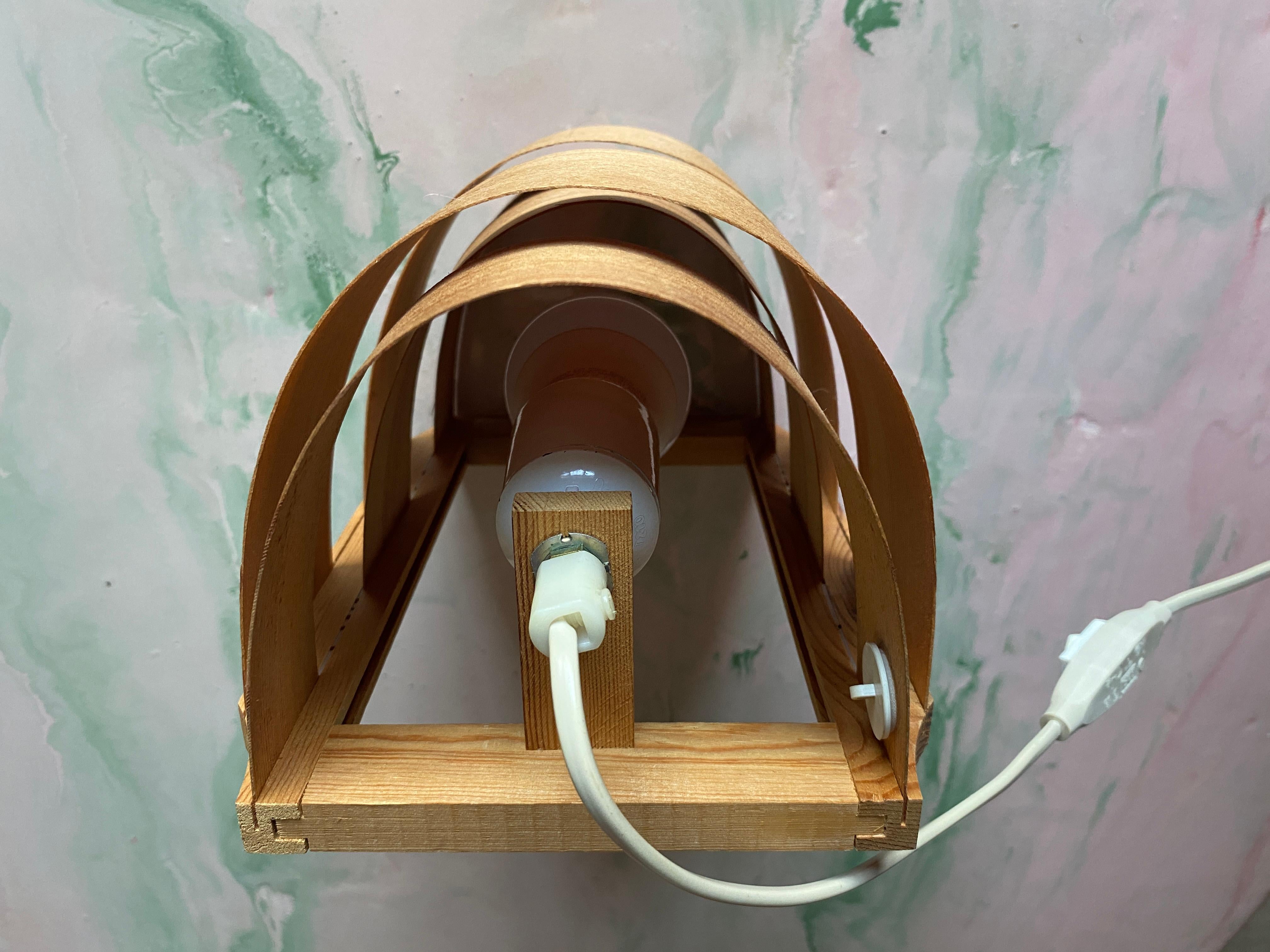 Lampe murale en placage de pin moderne du milieu du siècle par Translandia, Danemark, années 1960 en vente 1
