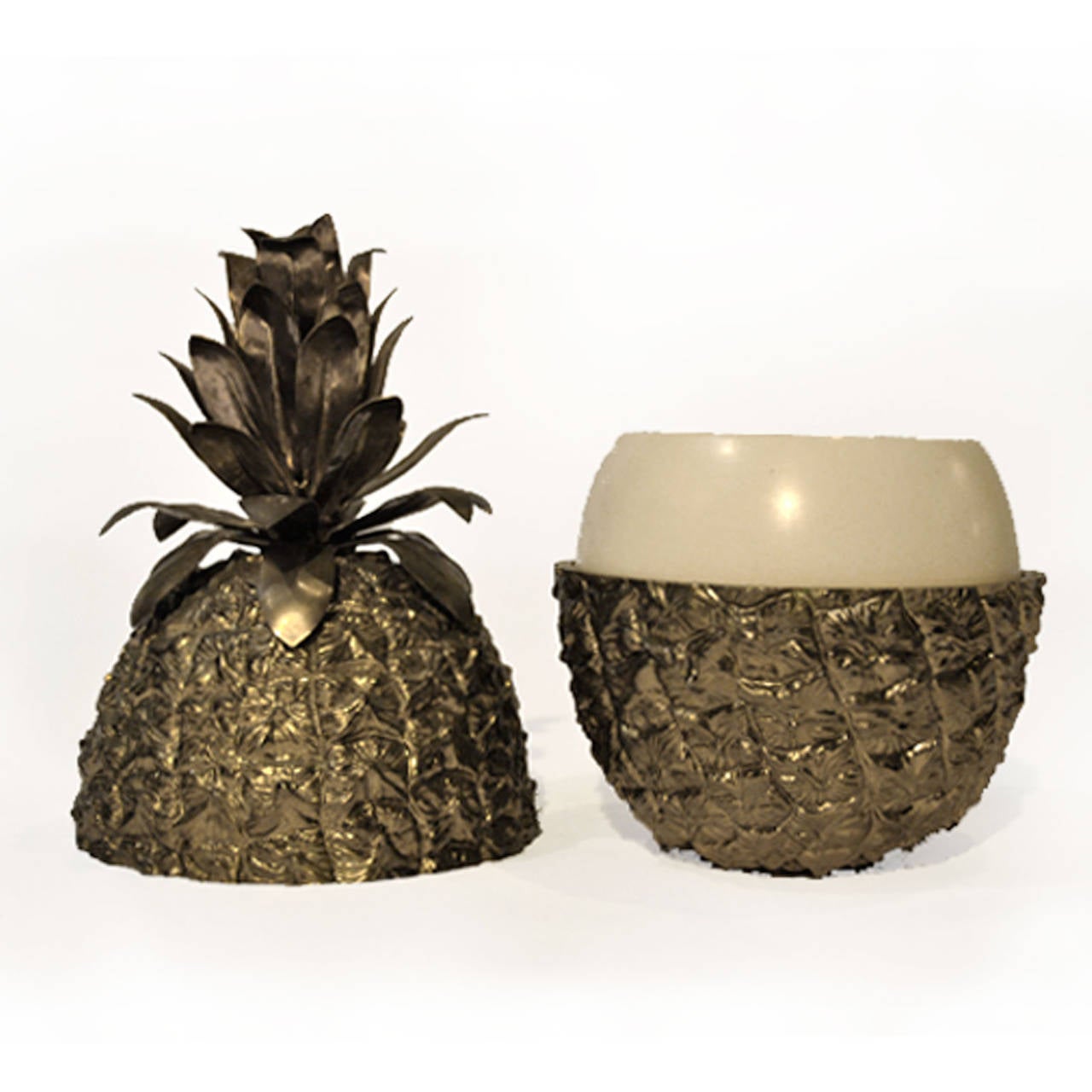 Pineapple shaker by the Turnwald collection international, Italy, 1970s. Measures: 18 x 35 (H) cm.