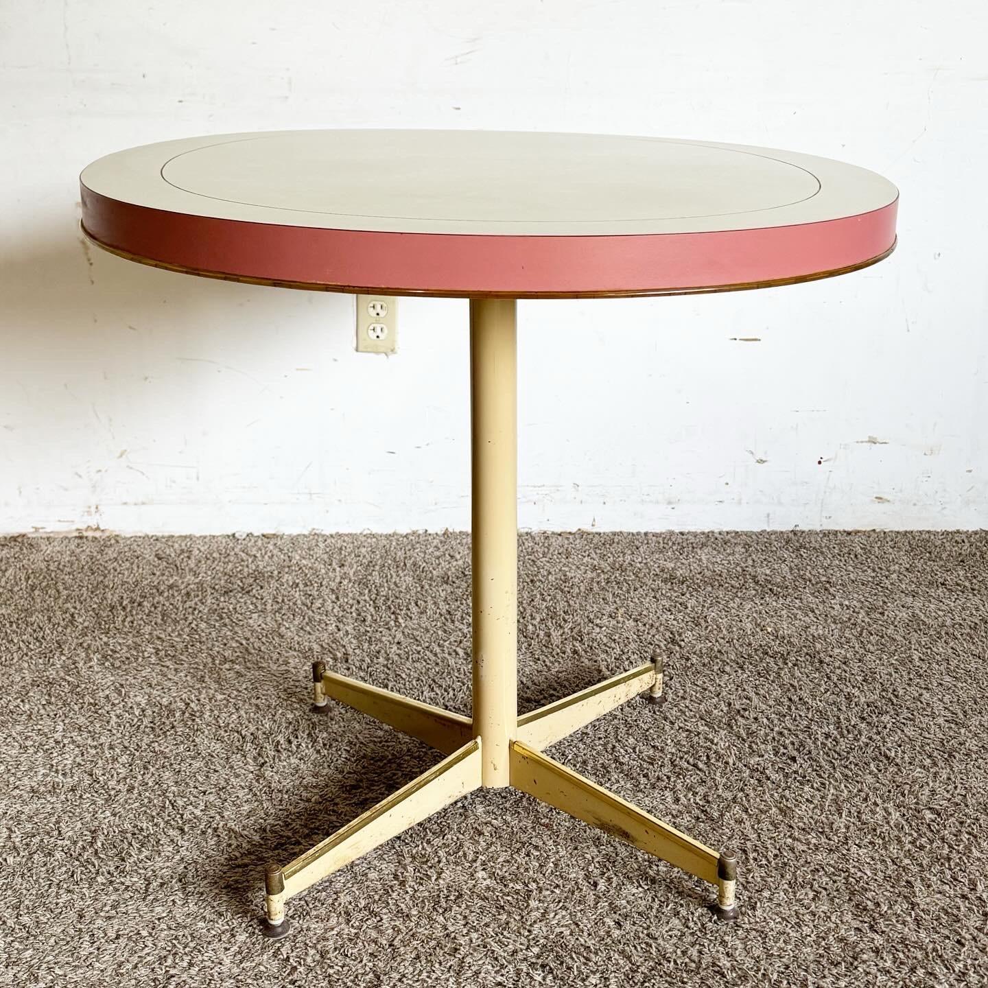 Mid Century Modern Pink and White Laminate Oval Top Dining Table In Good Condition In Delray Beach, FL