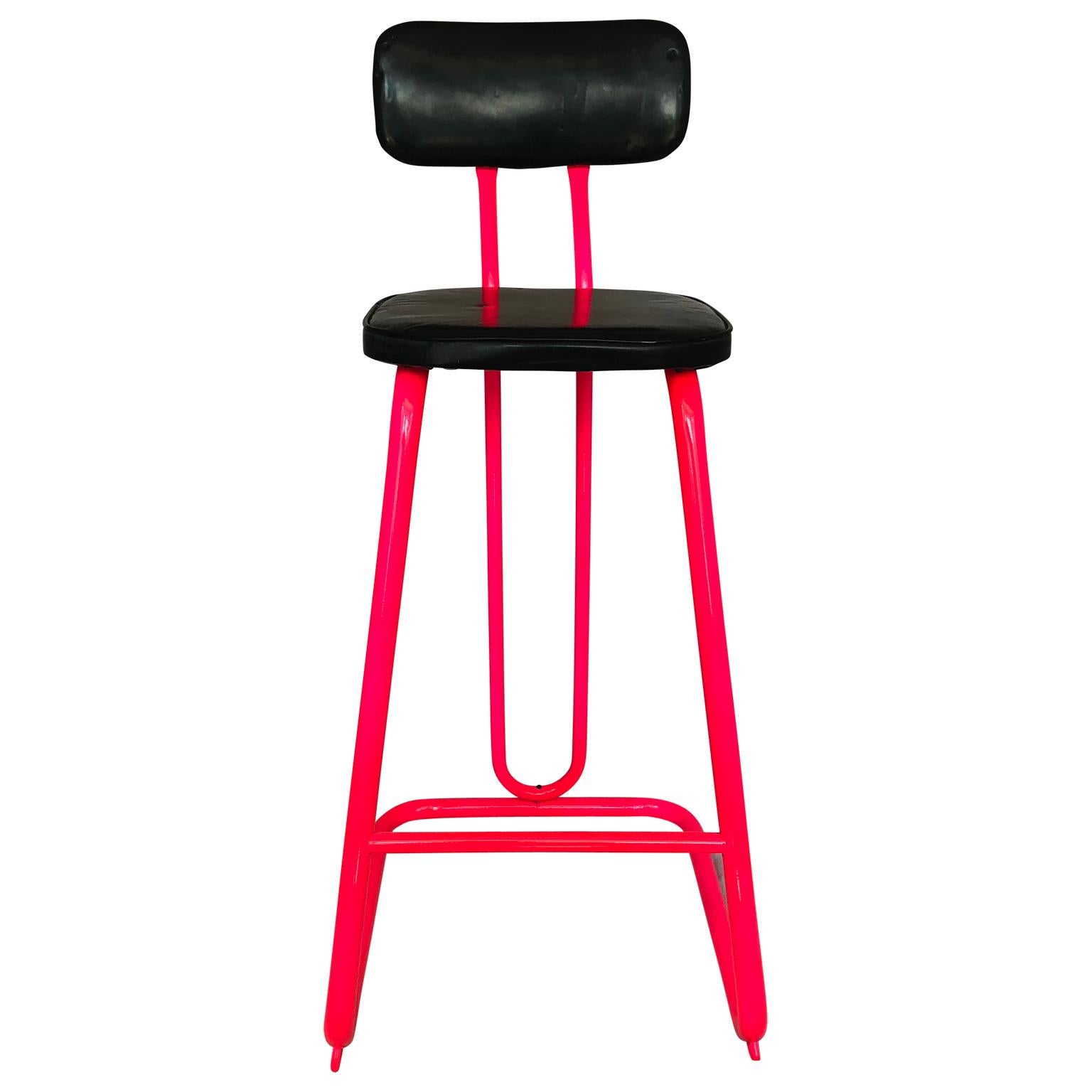 Mid-Century Modern bar stools By Daystrom.

Newly powder-coated in pink and simi-orange vintage mcm chrome bar stool in original black vinyl fabric, Marked DAYSTROM on the back.

 