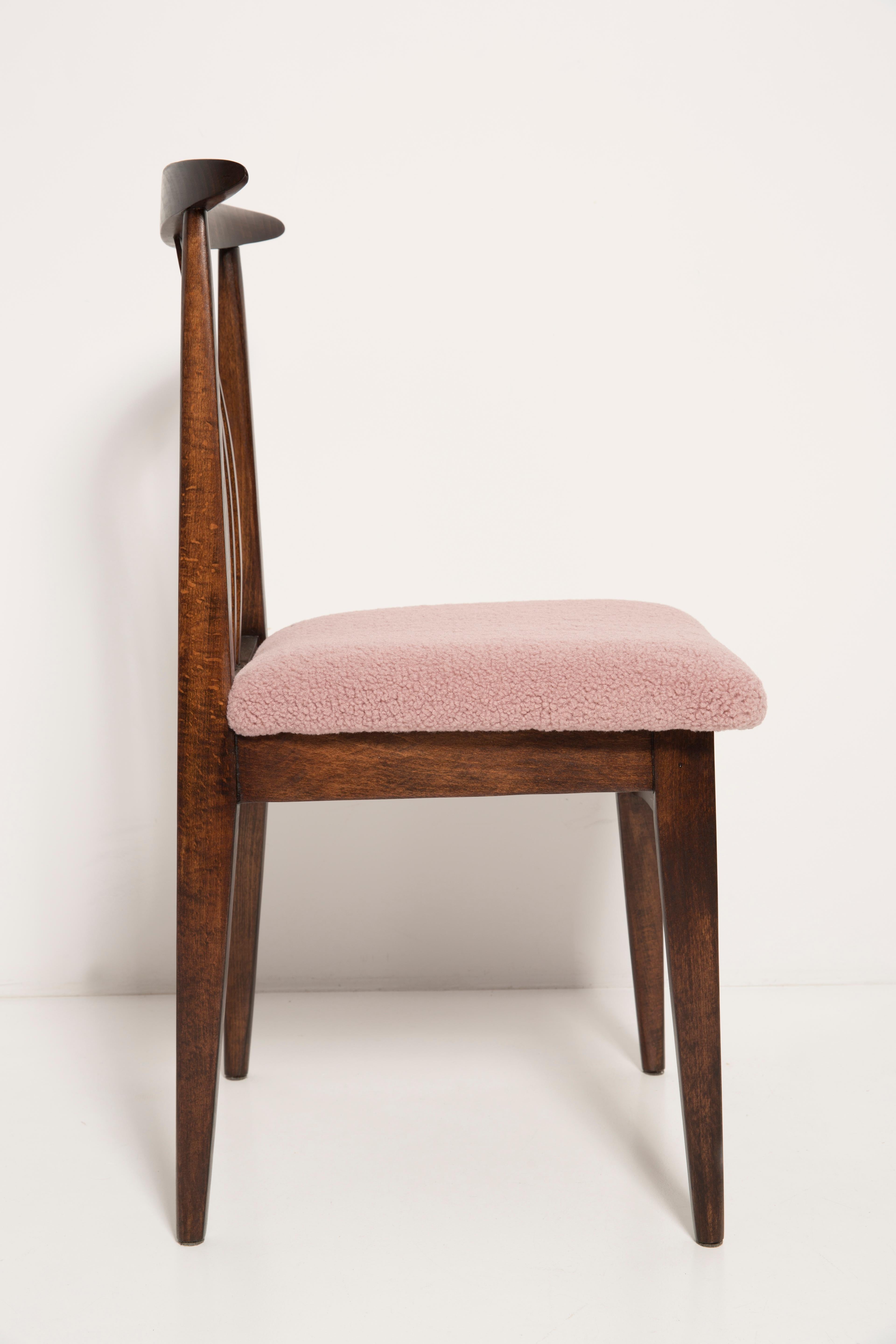 Mid-Century Modern Pink Boucle Chair, Designed by M. Zielinski, Europe, 1960s In Excellent Condition For Sale In 05-080 Hornowek, PL