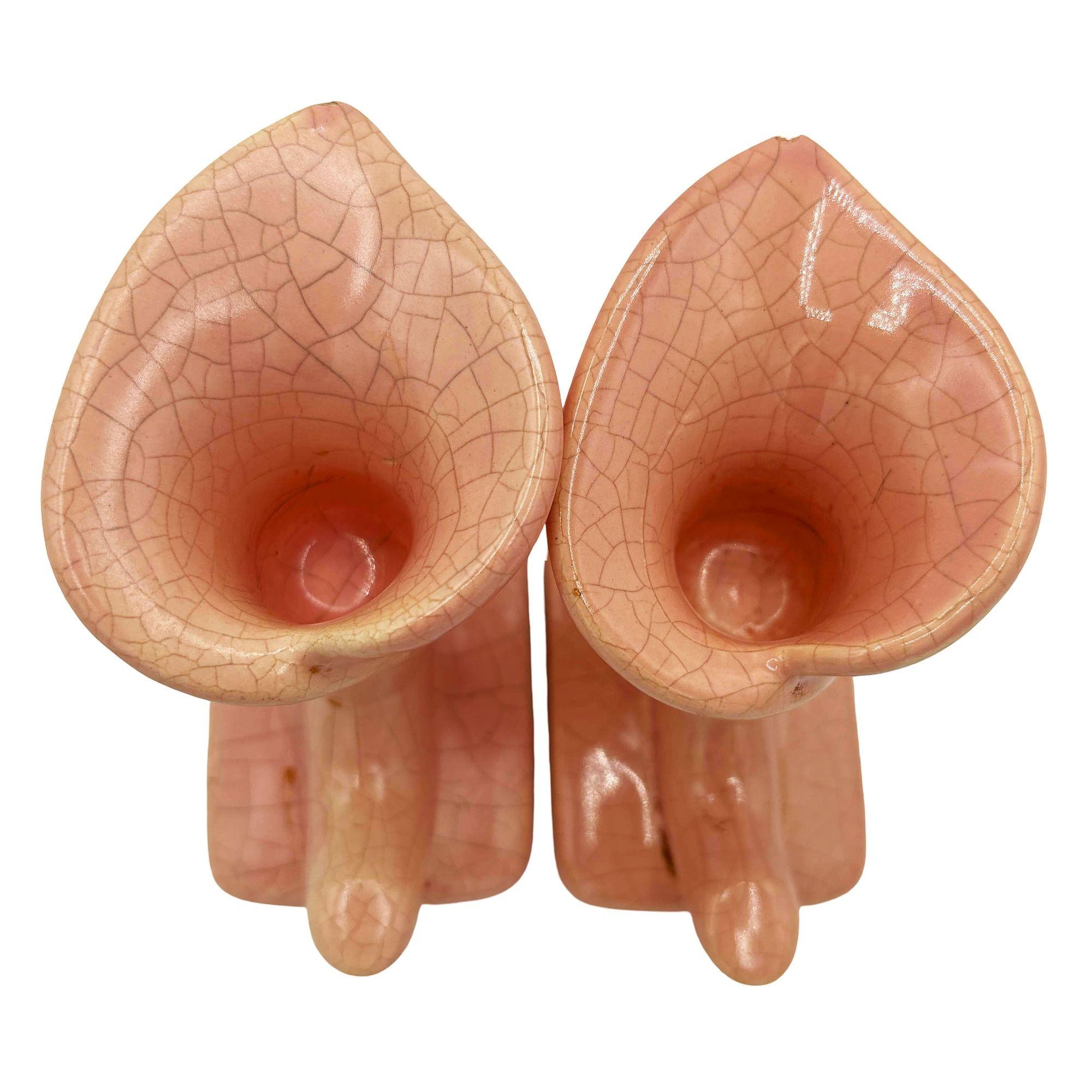 Pareja de jarrones de cerámica con forma de cuerno de cala rosa, modernos de mediados de siglo Estadounidense en venta