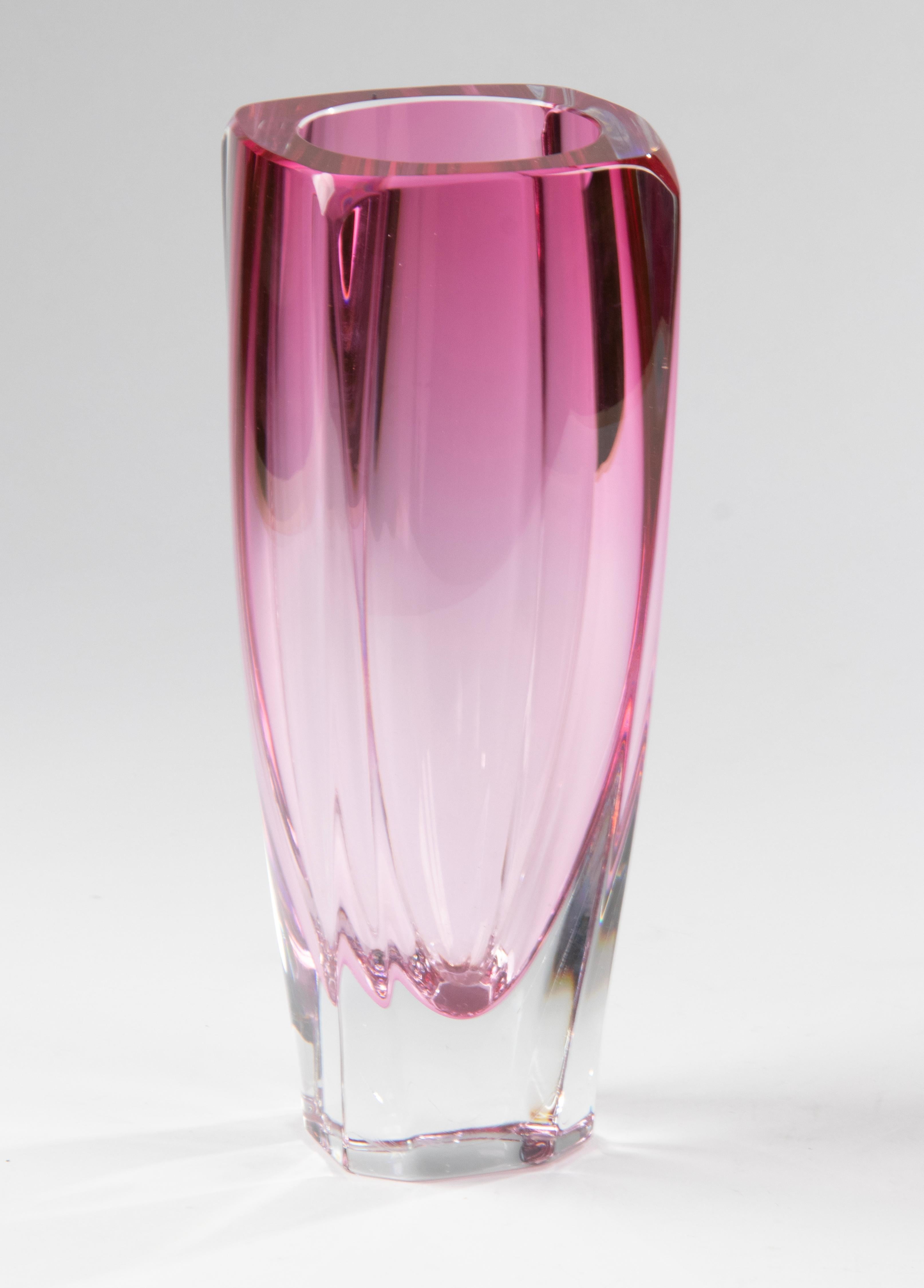 Vase en cristal rose moderne du milieu du siècle dernier - Val Saint Lambert  en vente 4