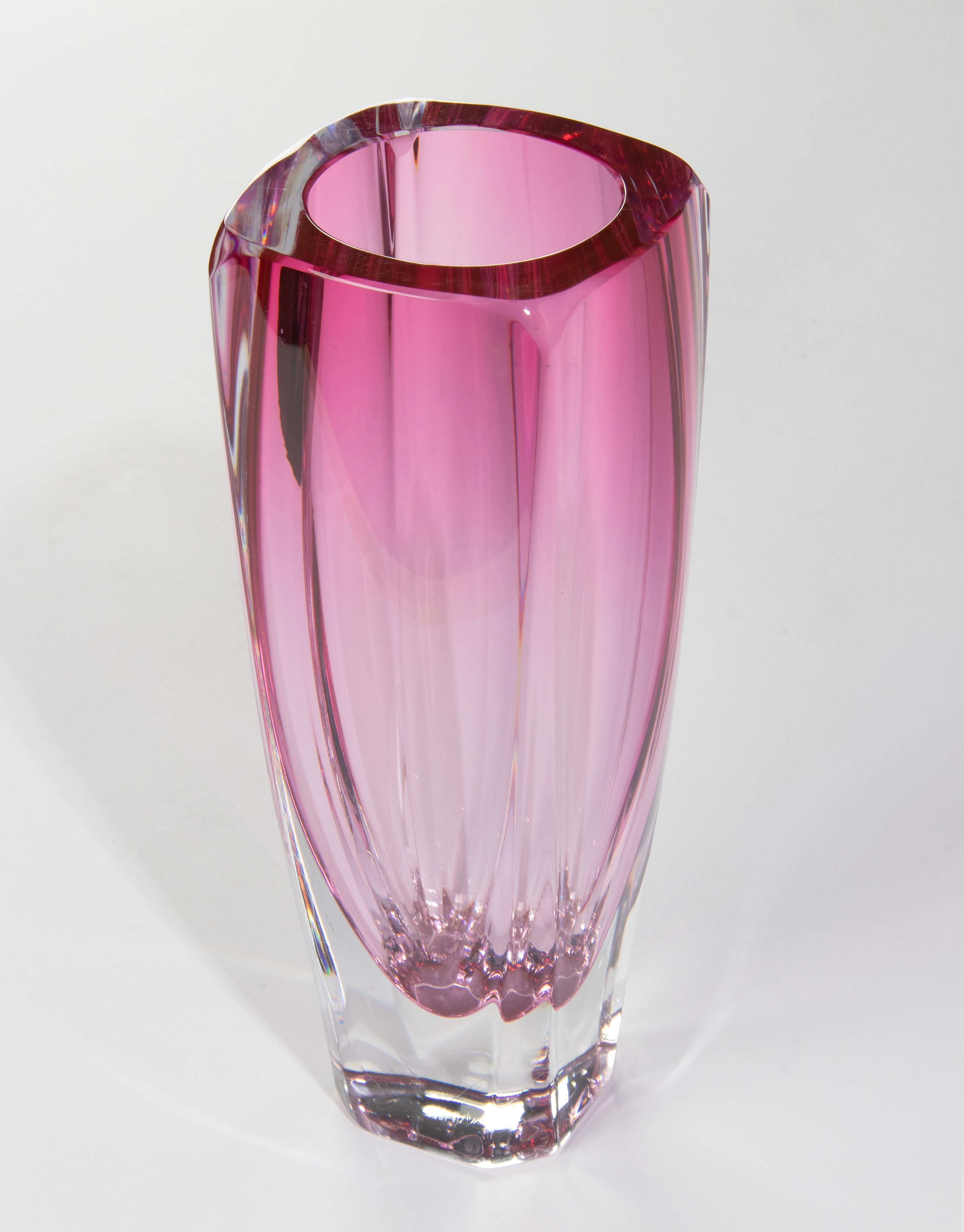 Moderne rosa Kristallvase aus der Mitte des Jahrhunderts – Val Saint Lambert  (Belgisch) im Angebot