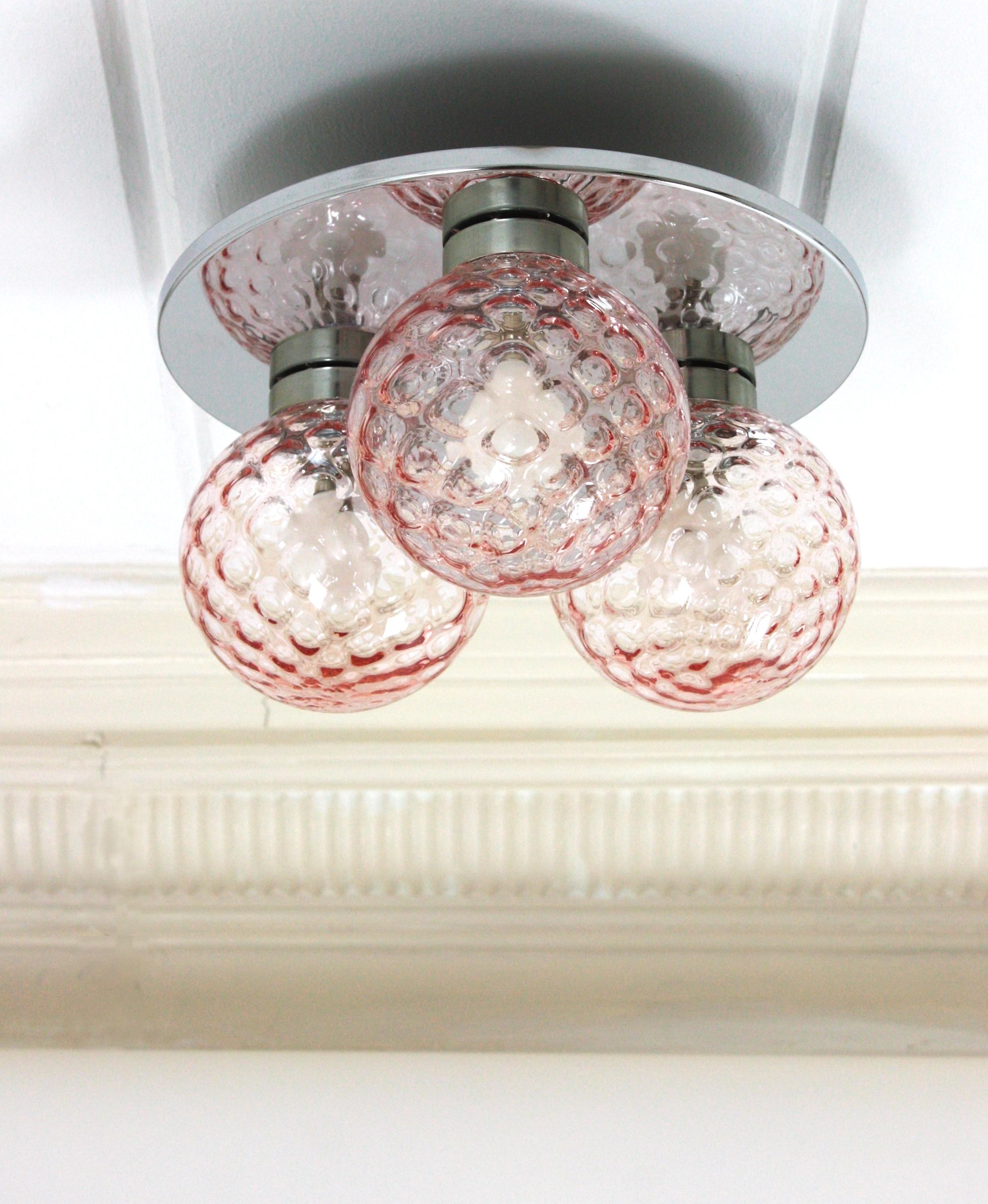 Mid-Century Modern Pink Glass Globes Flush Mount In Good Condition For Sale In Barcelona, ES
