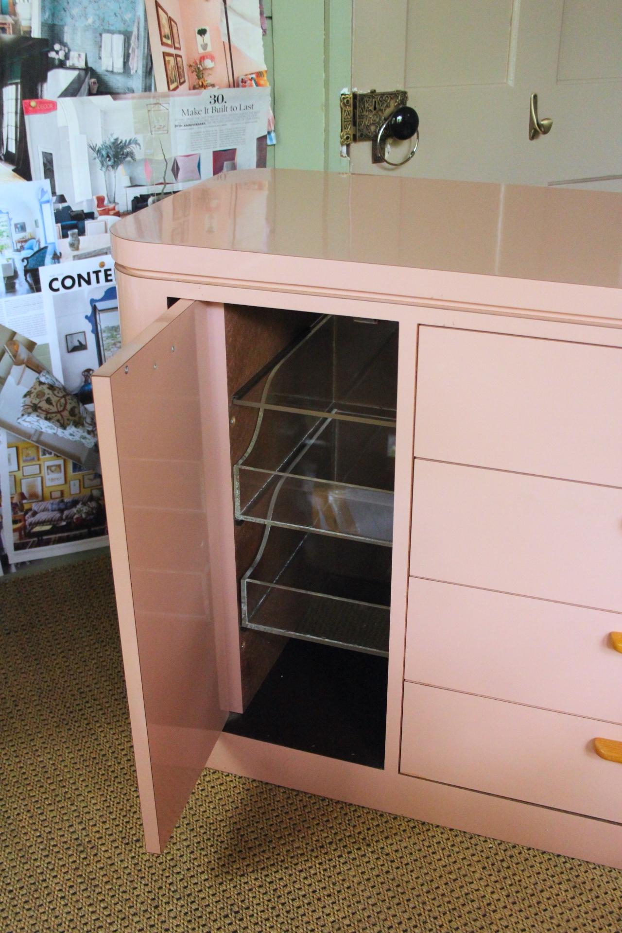 Mid-Century Modern  Pink Laminate Shallow Desk with 4 Drawers and Teak Handles In Good Condition In Austin, TX