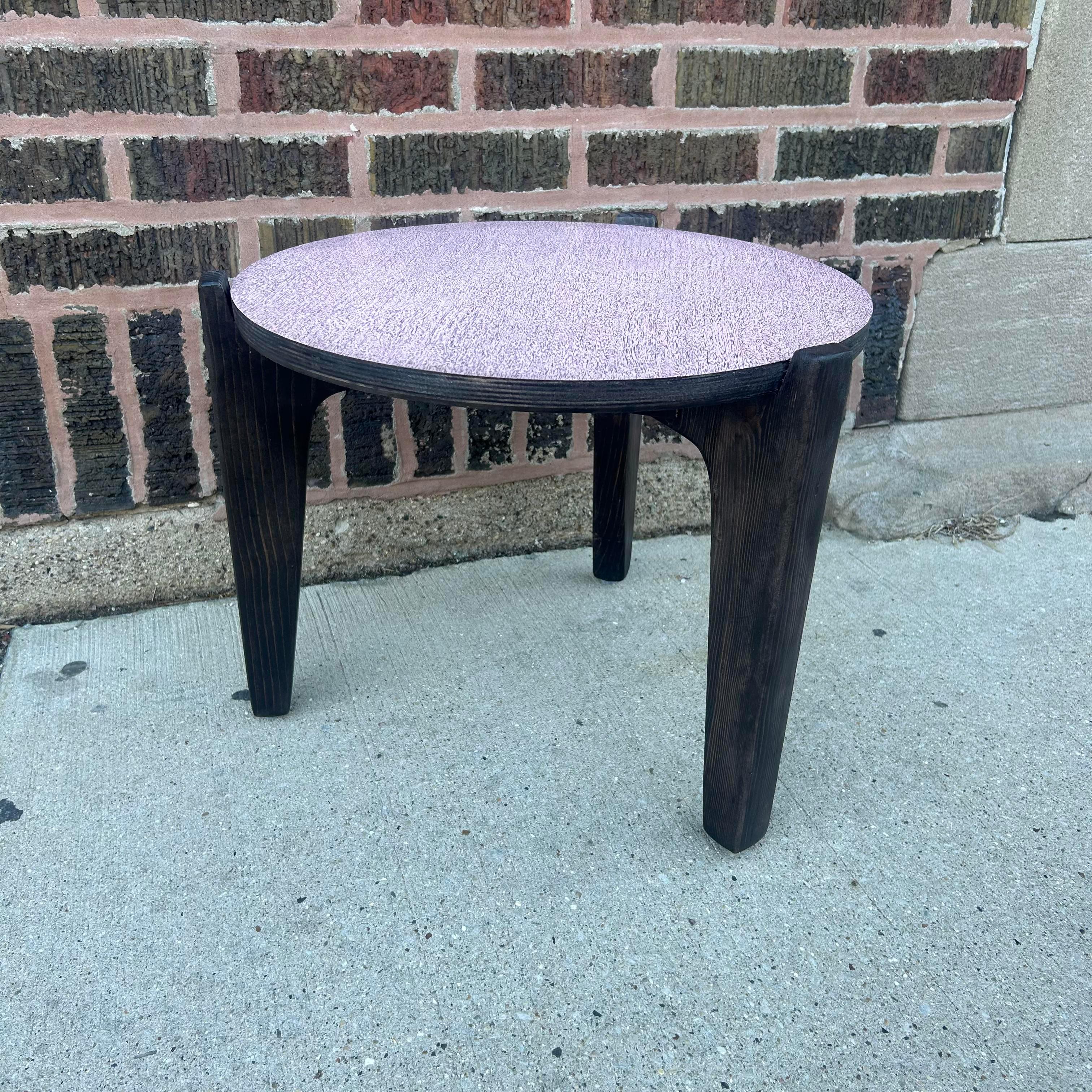 Stained Mid-Century Modern Pink Laminate Side Table with Wooden Legs For Sale