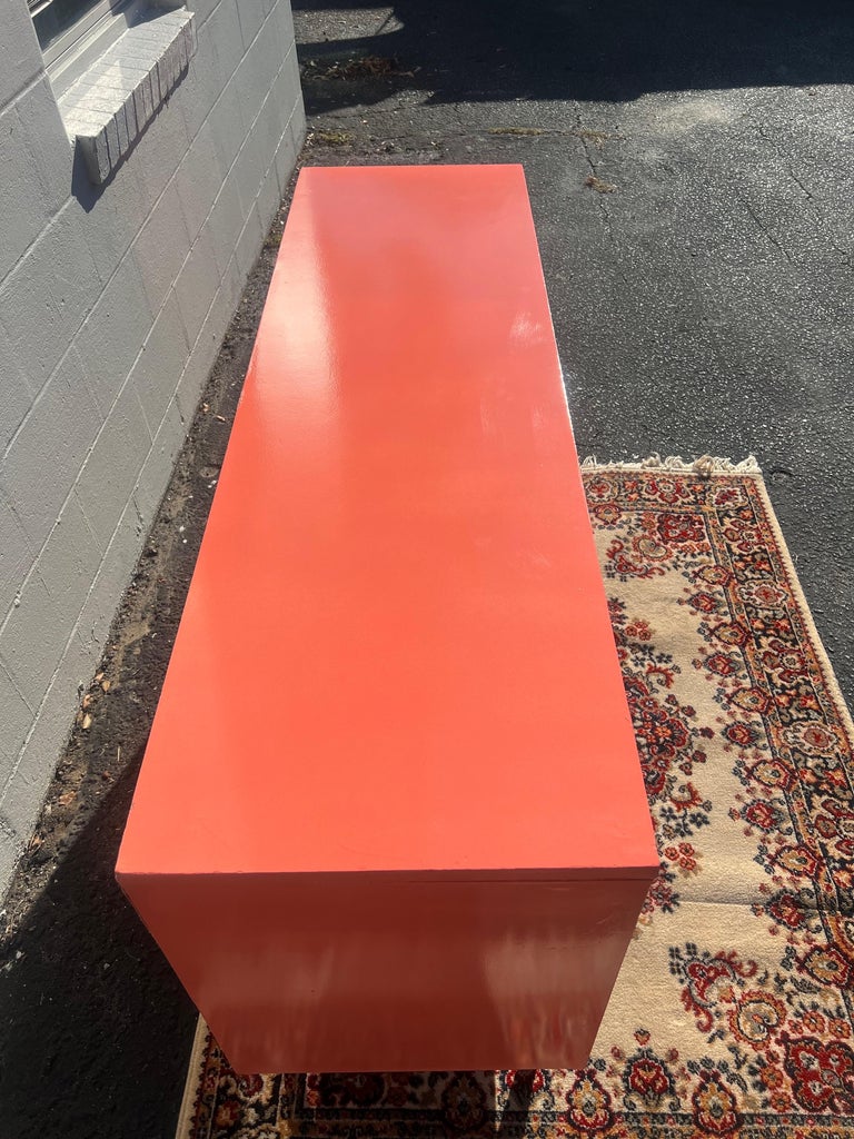 MidCentury Modern Pink Salmon Lacquered 9 Drawer Dresser For Sale at