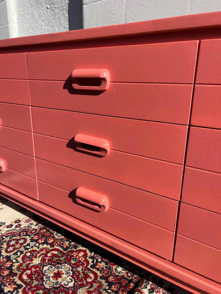 MidCentury Modern Pink Salmon Lacquered 9 Drawer Dresser For Sale at