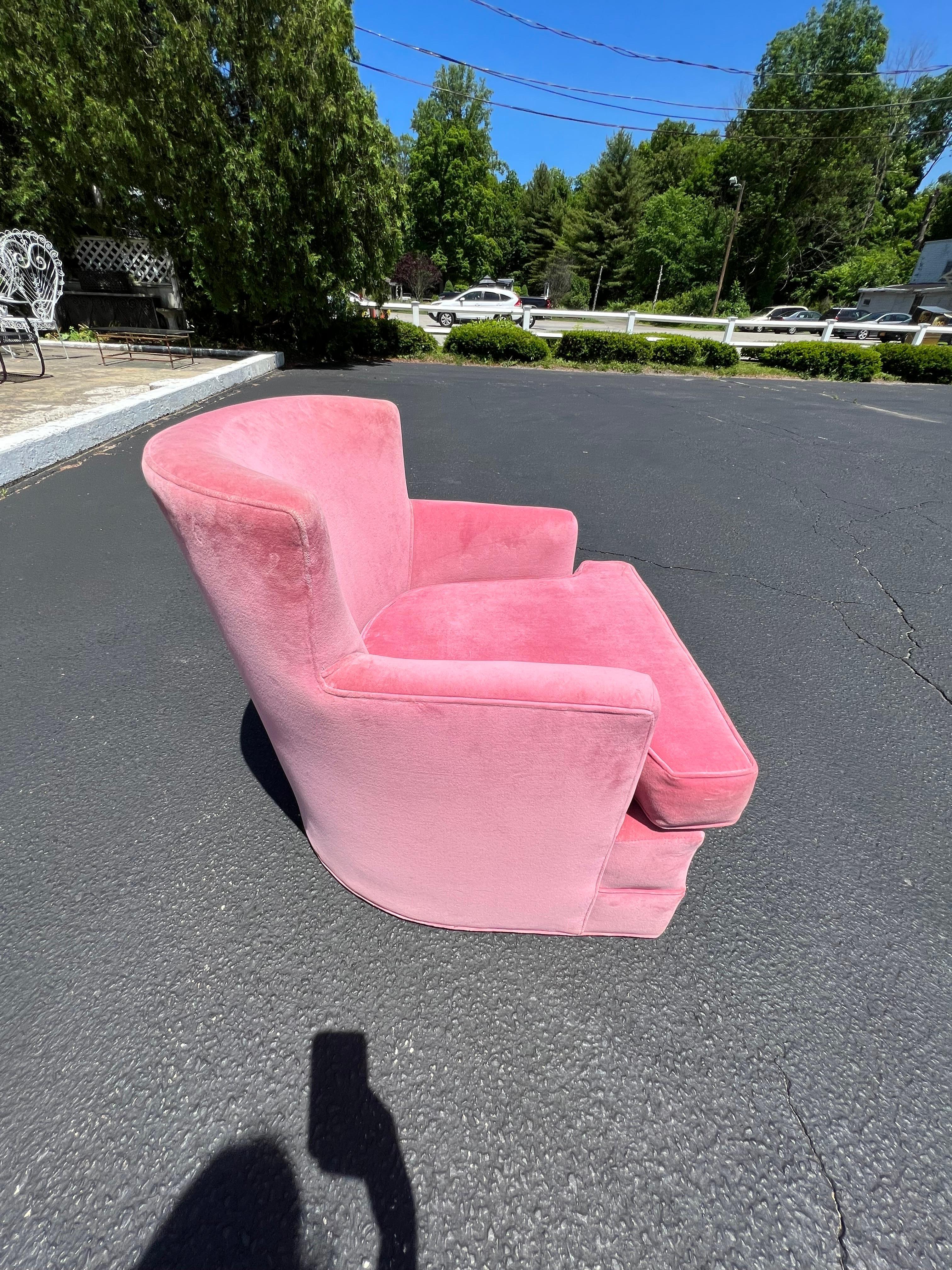 Mid-Century Modern Pink Velvet Club Chair For Sale 13