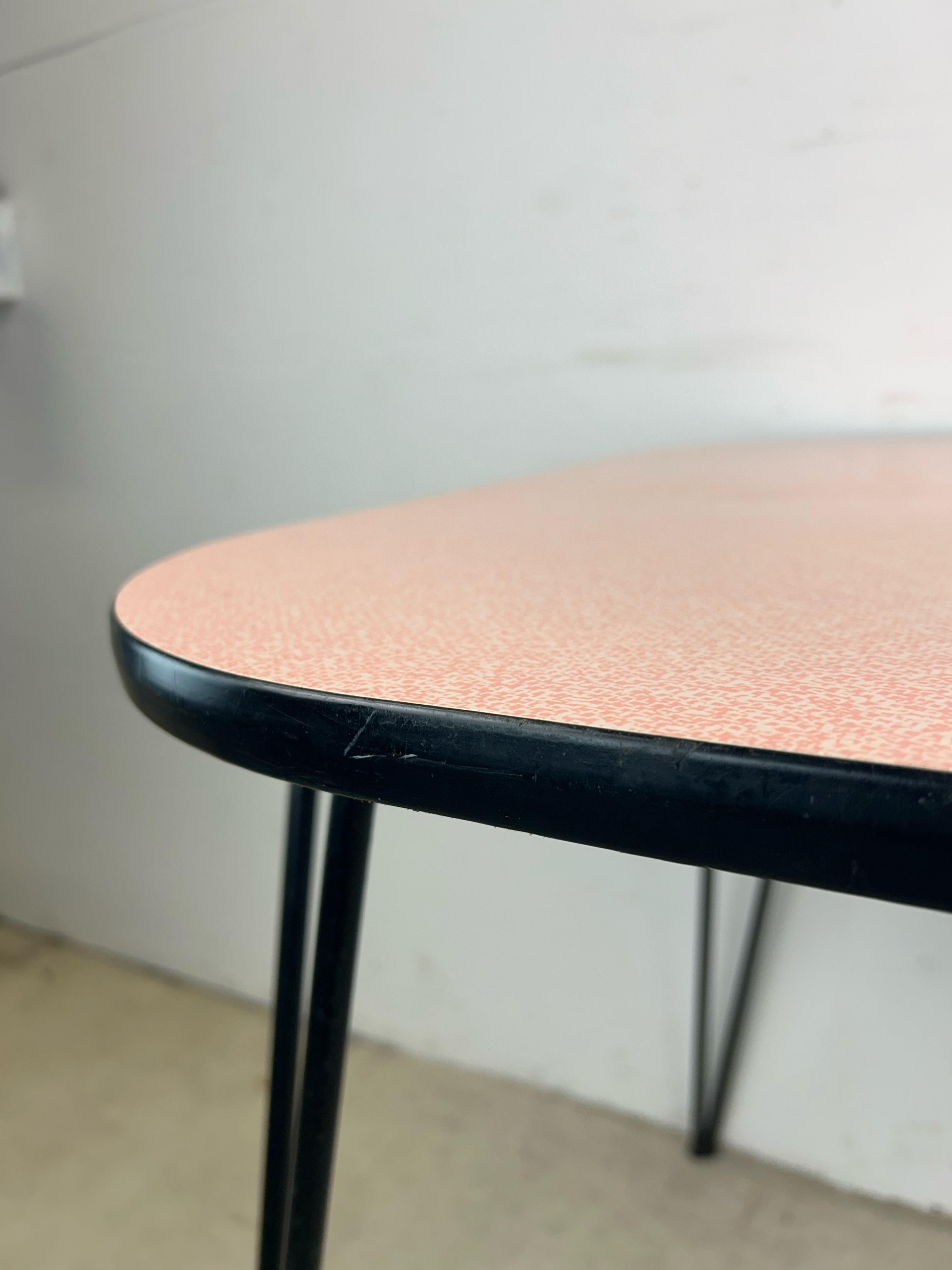 Mid Century Modern Pink & White Dining Table with Hairpin Legs For Sale 9