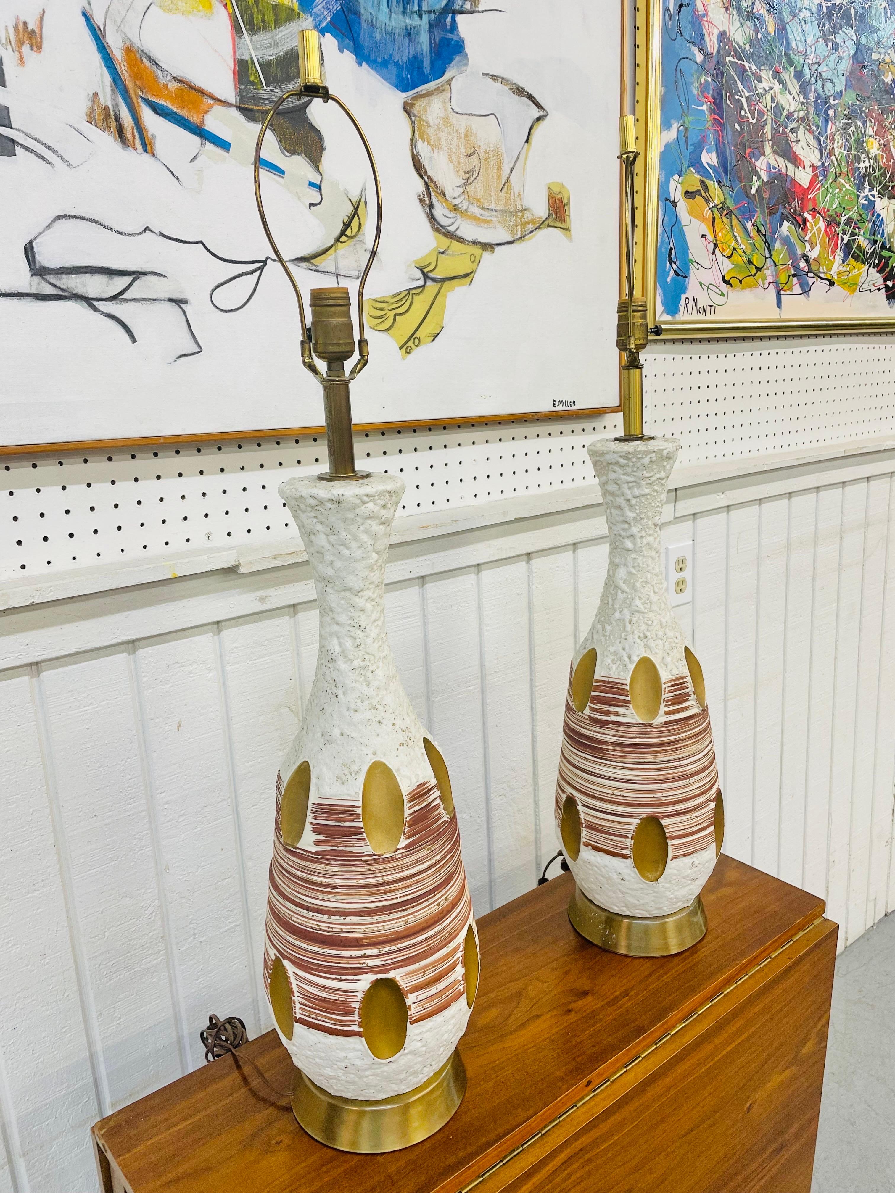 Mid-Century Modern Lampes de table en plâtre modernes du milieu du siècle dernier - Lot de 2 en vente