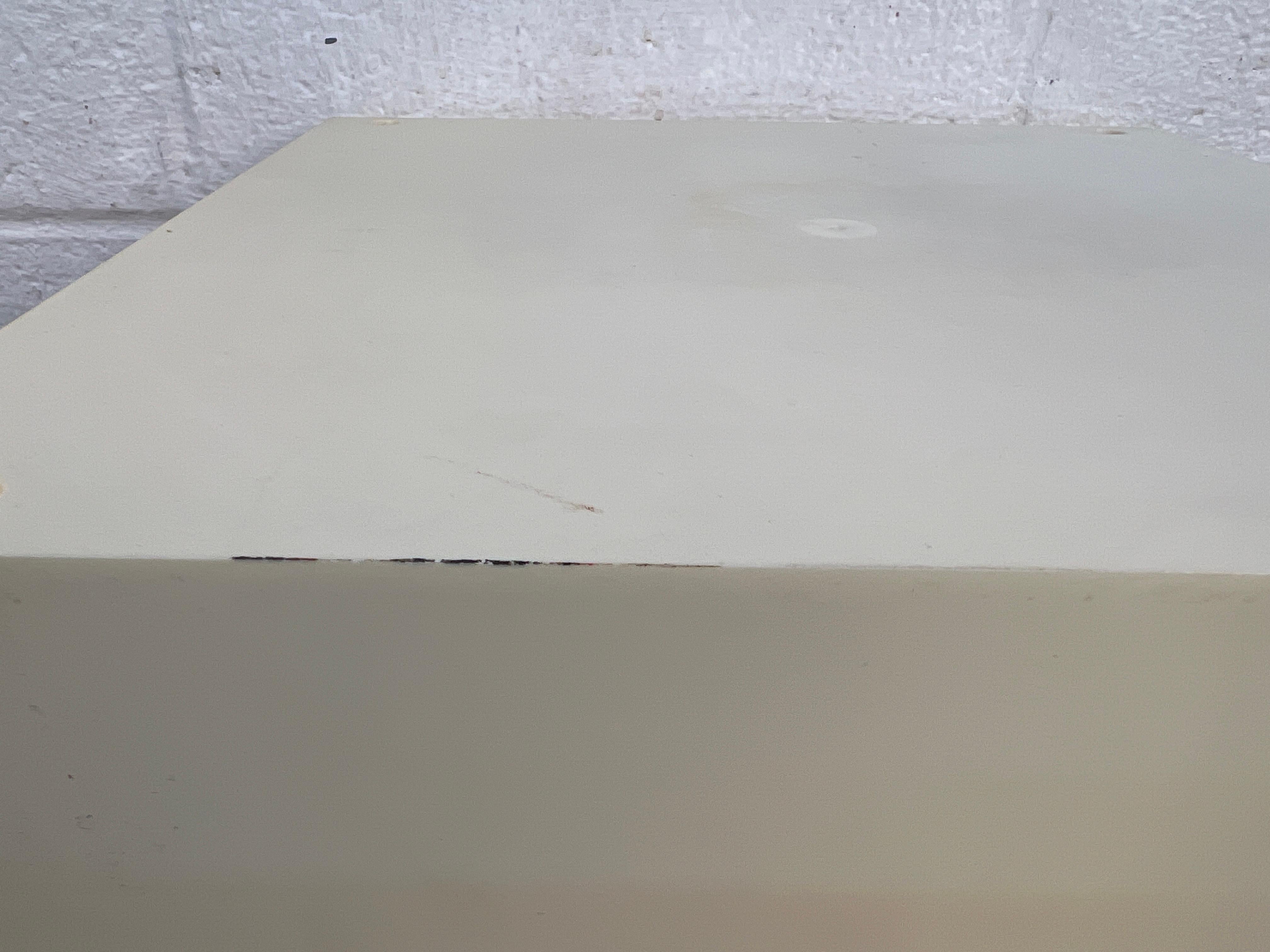 Armadietto a torre in plastica moderno di metà secolo progettato da Simon Fussel in vendita 7