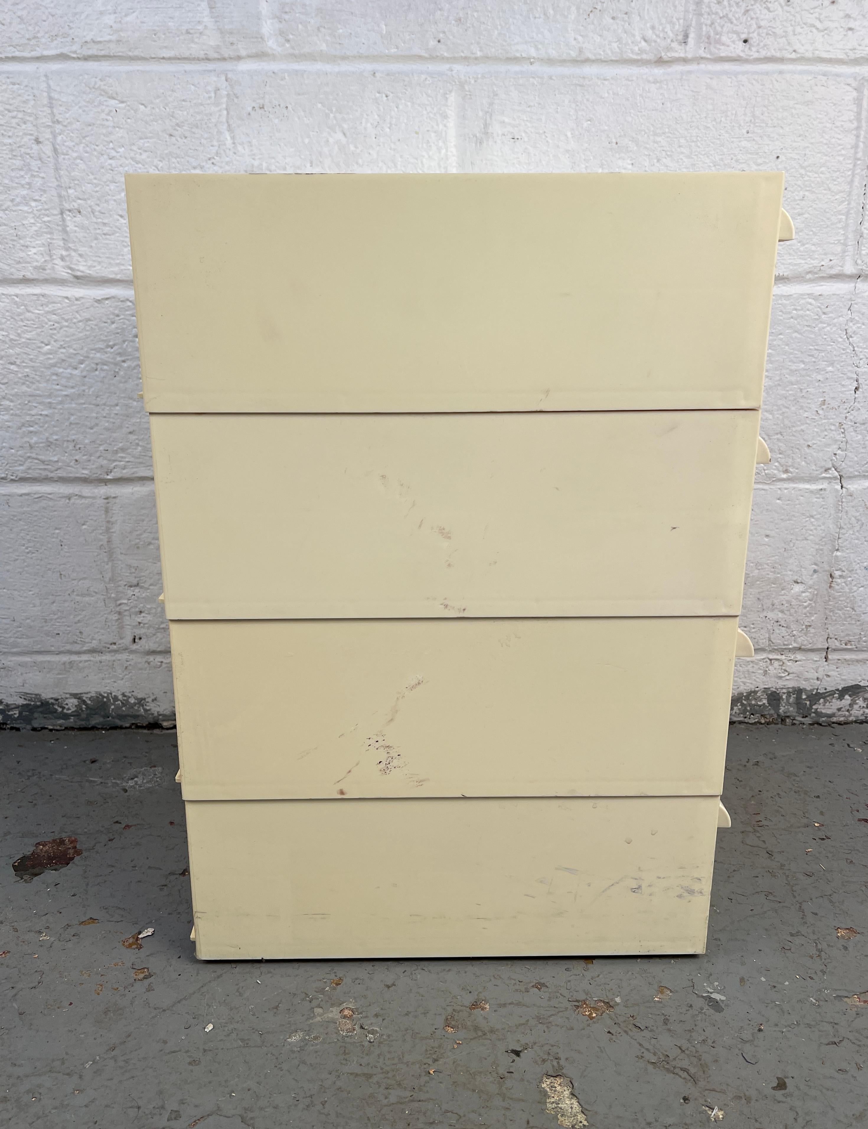 XX secolo Armadietto a torre in plastica moderno di metà secolo progettato da Simon Fussel in vendita