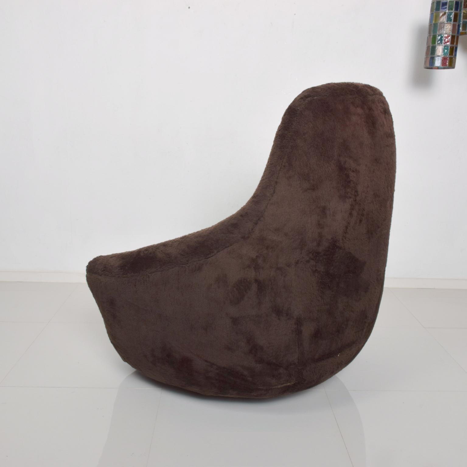 Mid-Century Modern French Decorateur Plush Papa Bear Lounge Chair In Good Condition In Chula Vista, CA