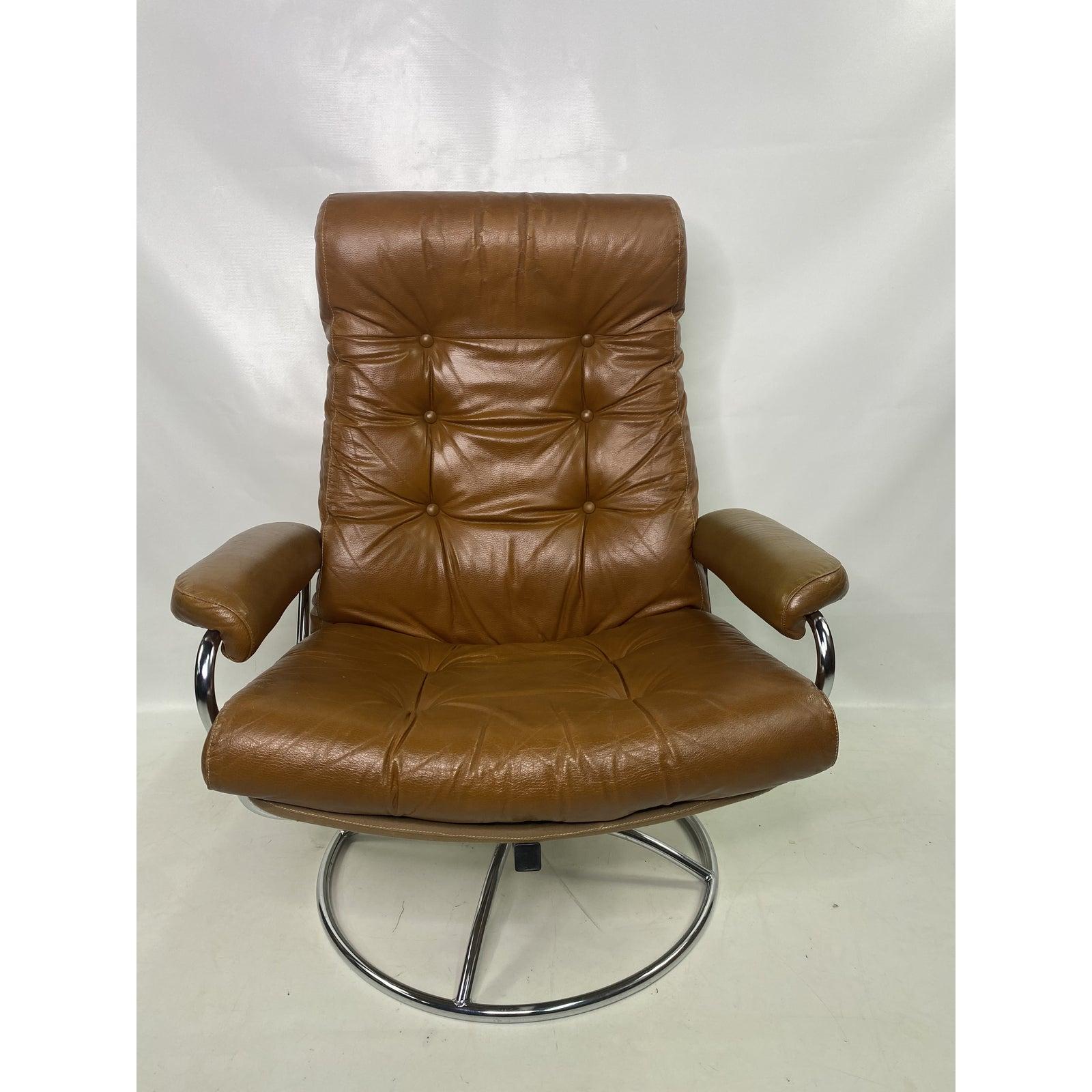 Mid-Century Modern Plycraft Reclining Arm Lounge Chair & Ottoman.

Ottoman measurements are:
H: 14.75”
Width: 22 1/2”
Depth: 19 1/2”