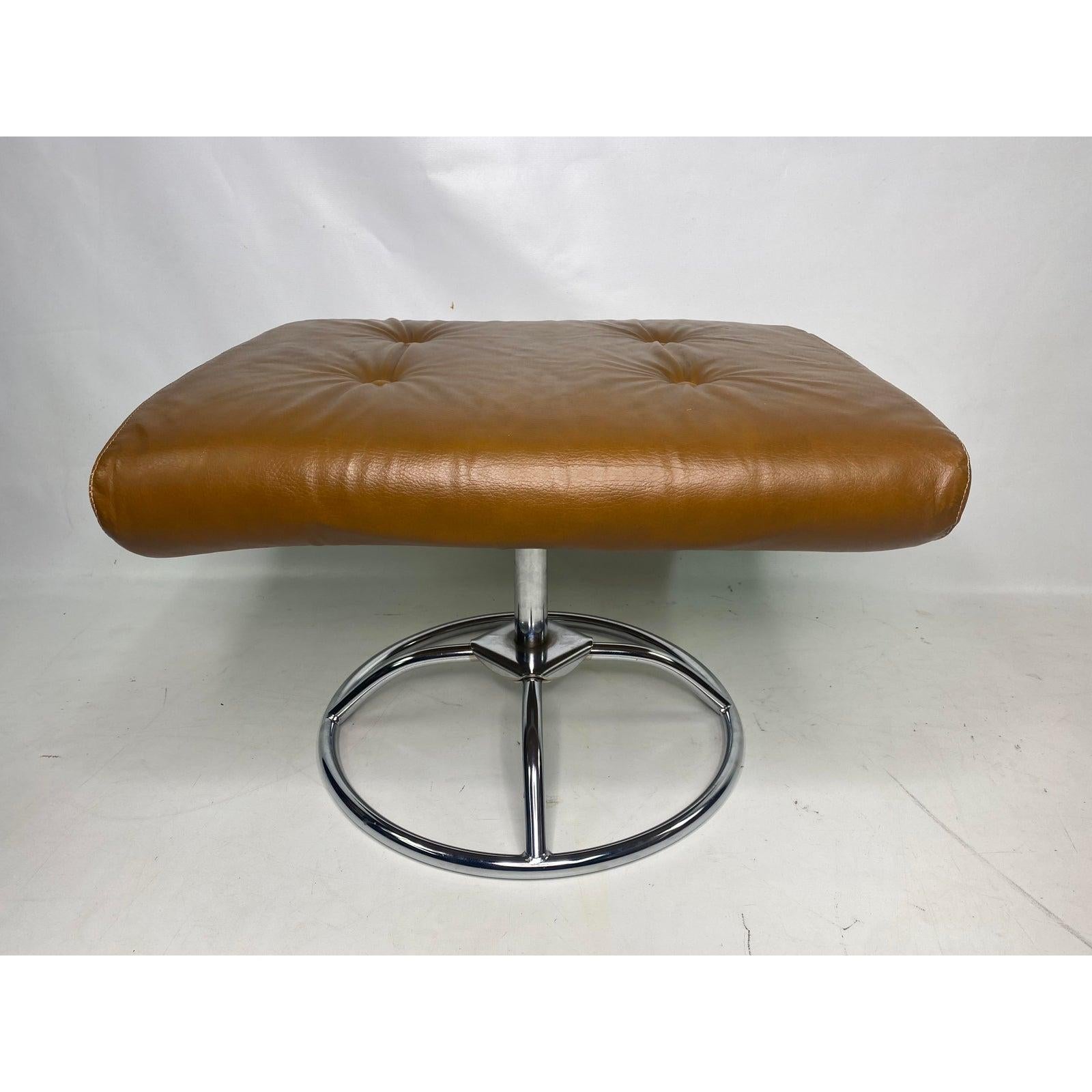 Mid-Century Modern Plycraft Reclining Arm Lounge Chair & Ottoman In Good Condition In Esperance, NY
