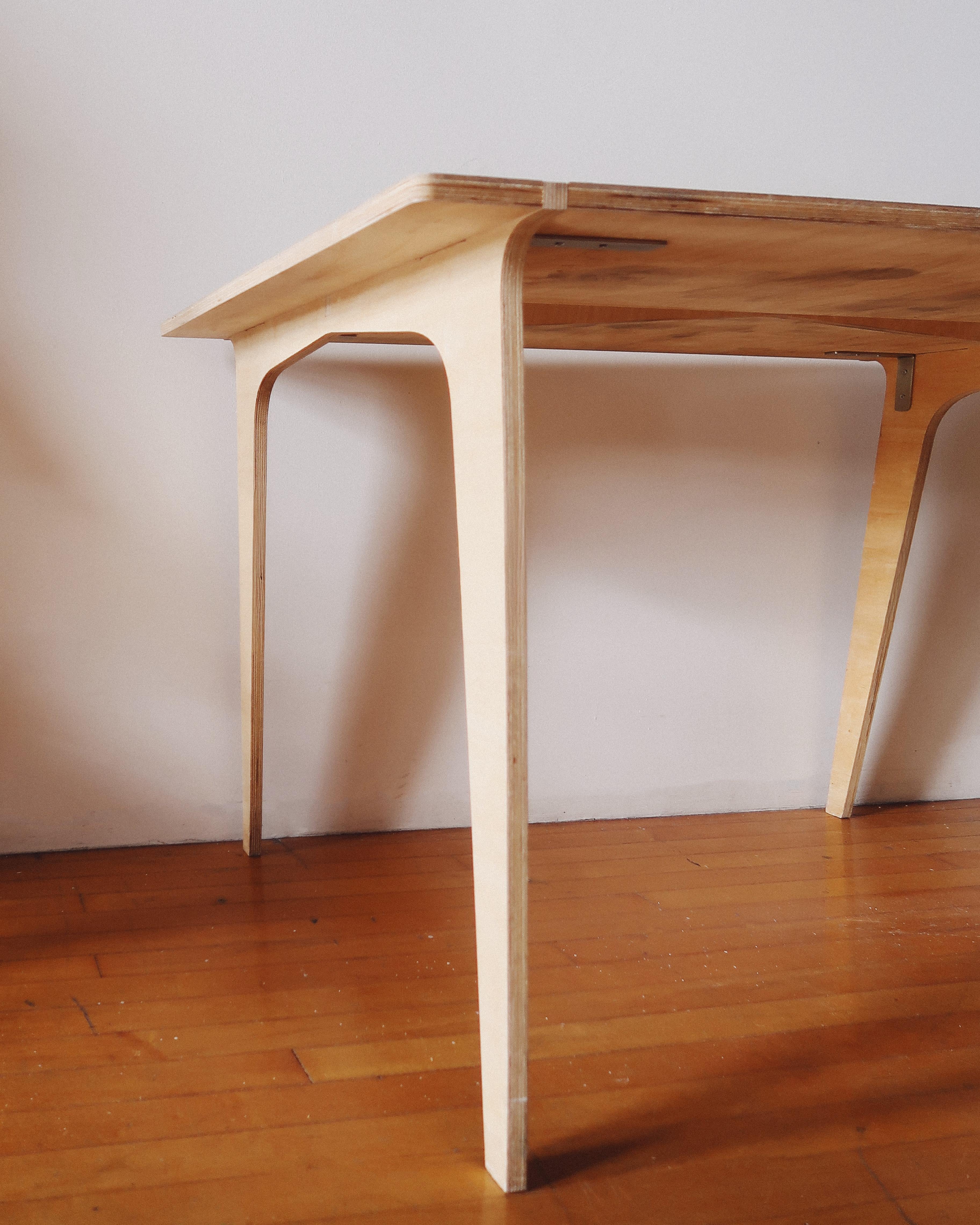 Mid-Century Modern Table de salle à manger en contreplaqué moderne du milieu du siècle en vente