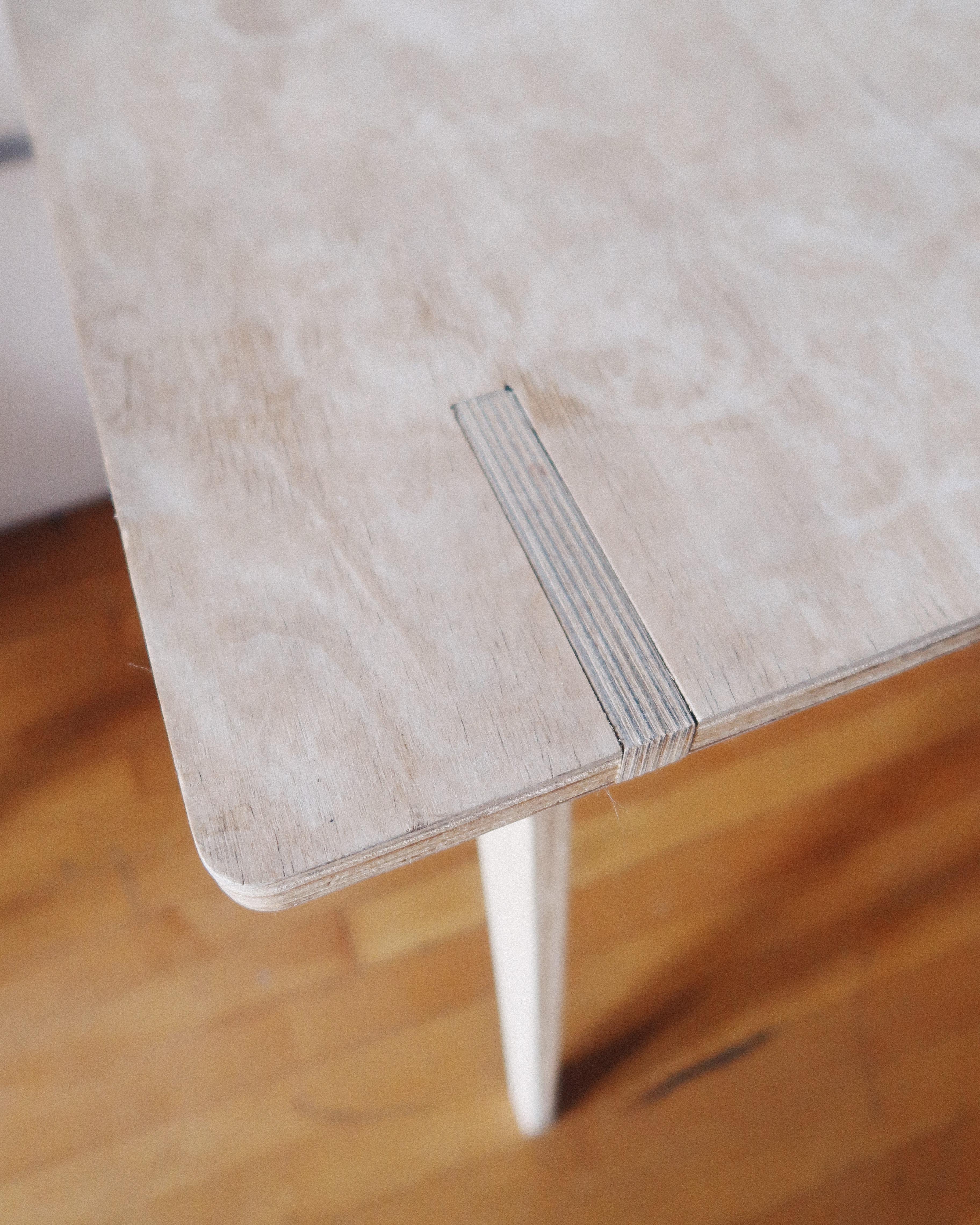 Table de salle à manger en contreplaqué moderne du milieu du siècle État moyen - En vente à Los Angeles, CA