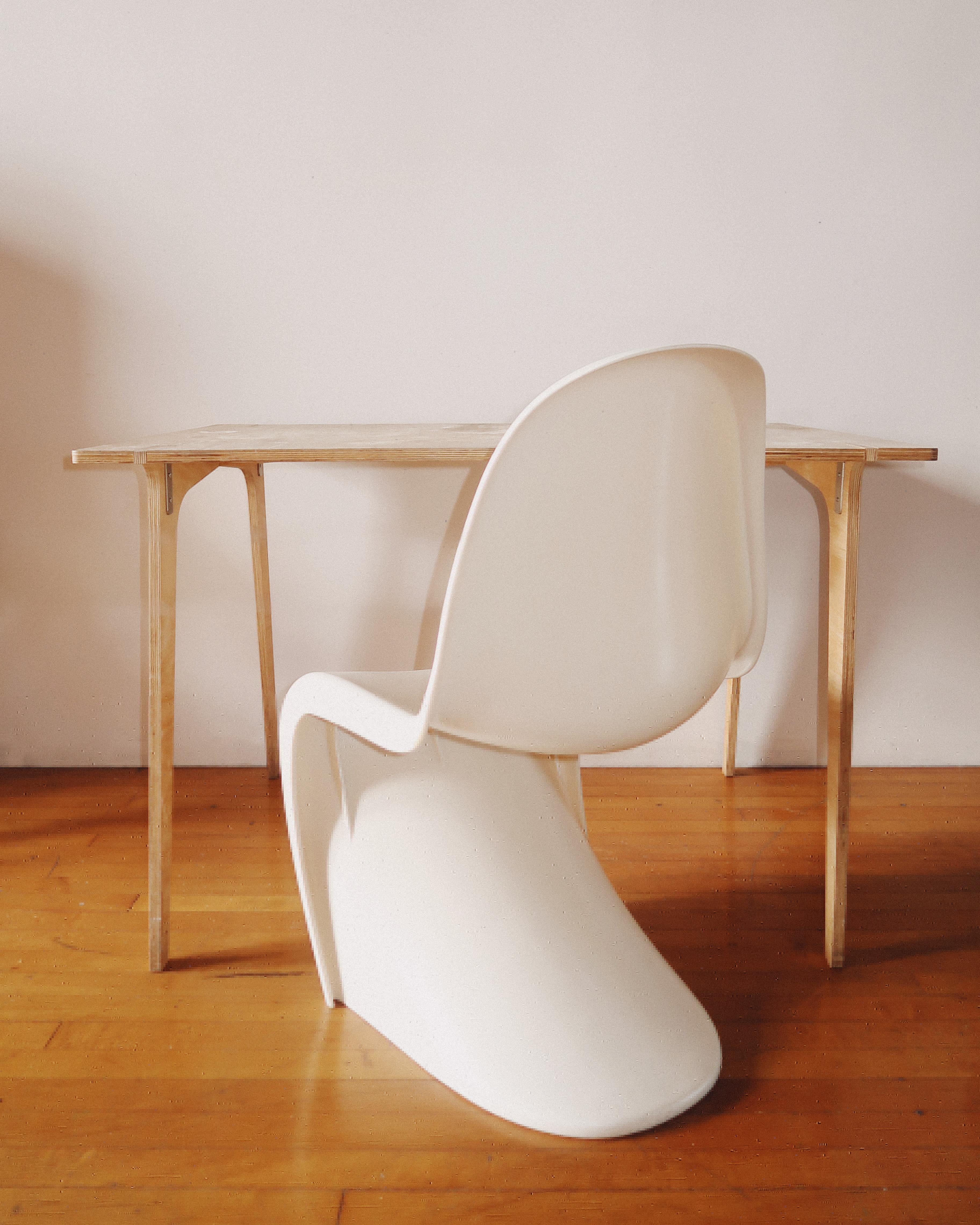 Contreplaqué Table de salle à manger en contreplaqué moderne du milieu du siècle en vente