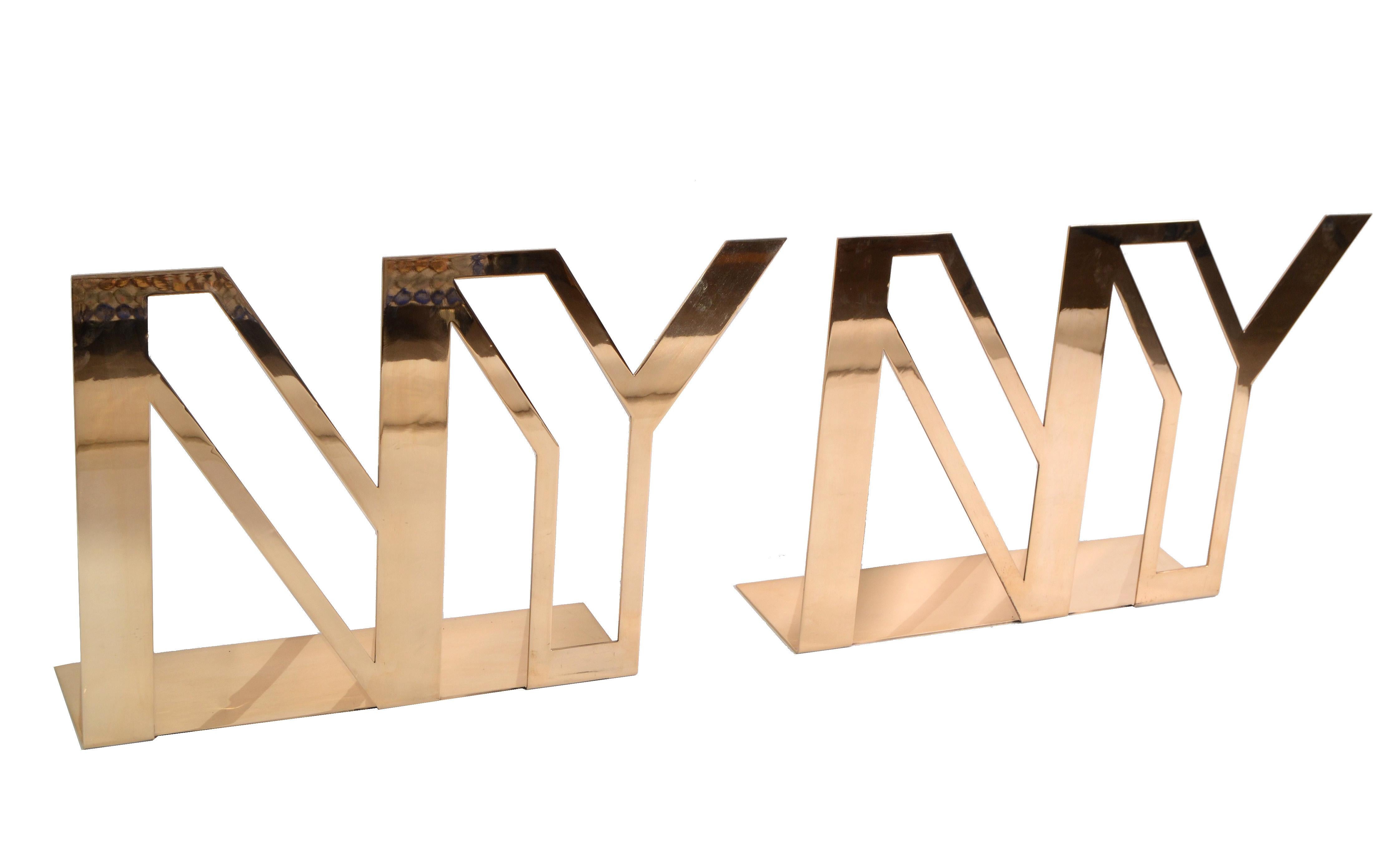 Sculpture de table en laiton poli de style mi-siècle moderne, NY New York Display en vente 3