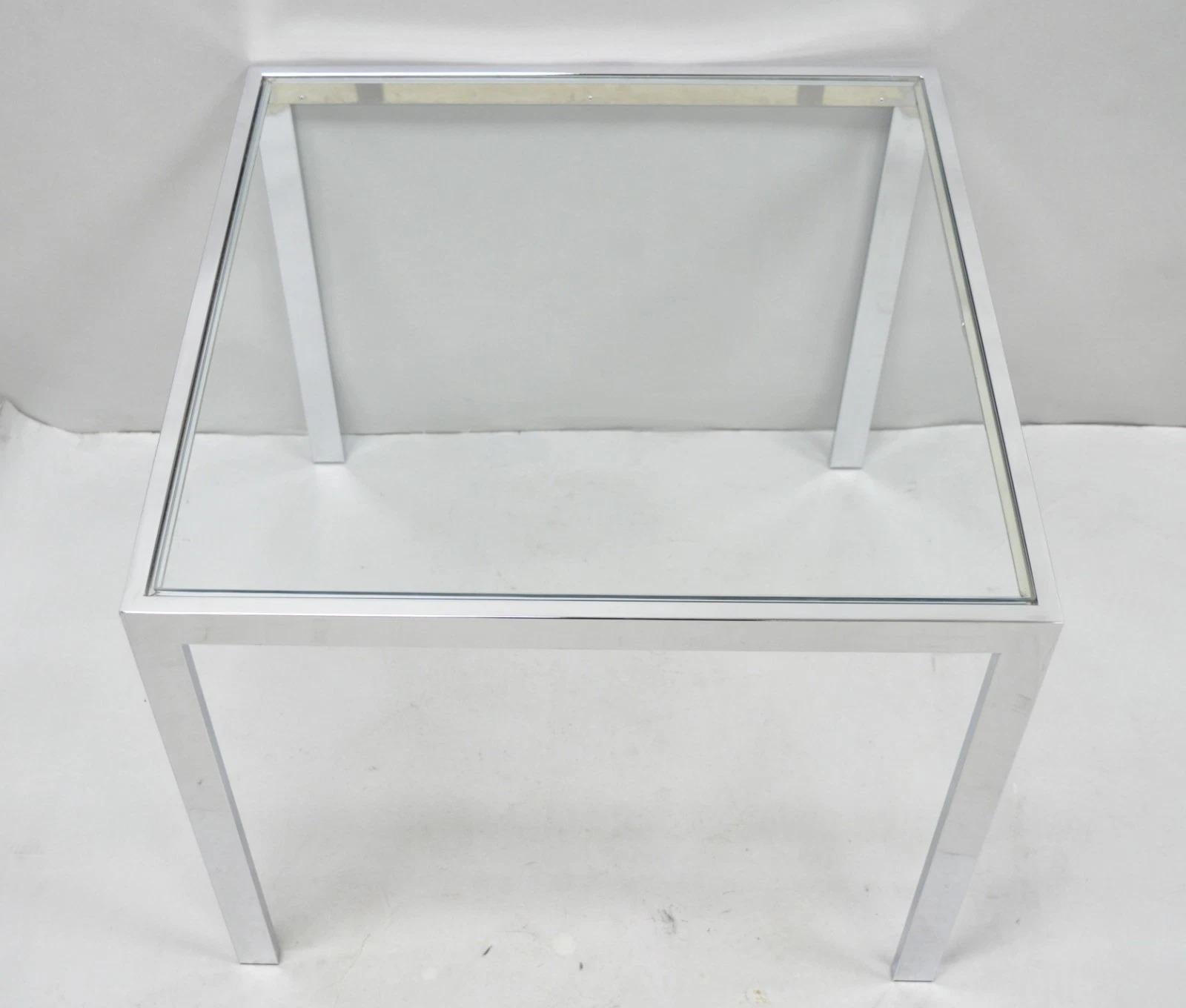 20ième siècle Mid Century Modern Polished Chrome Glass Top Square Occasional Side End Table en vente