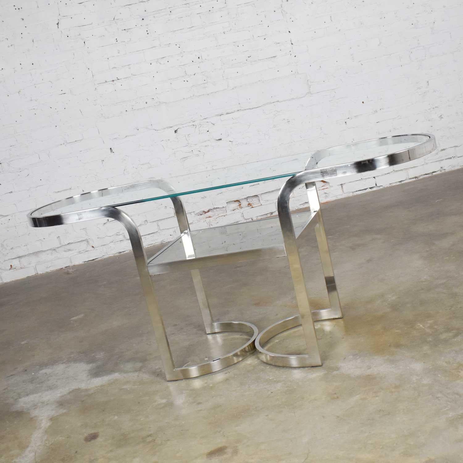 20ième siècle Table de canapé ou console ovale en chrome poli de style mi-siècle moderne en vente