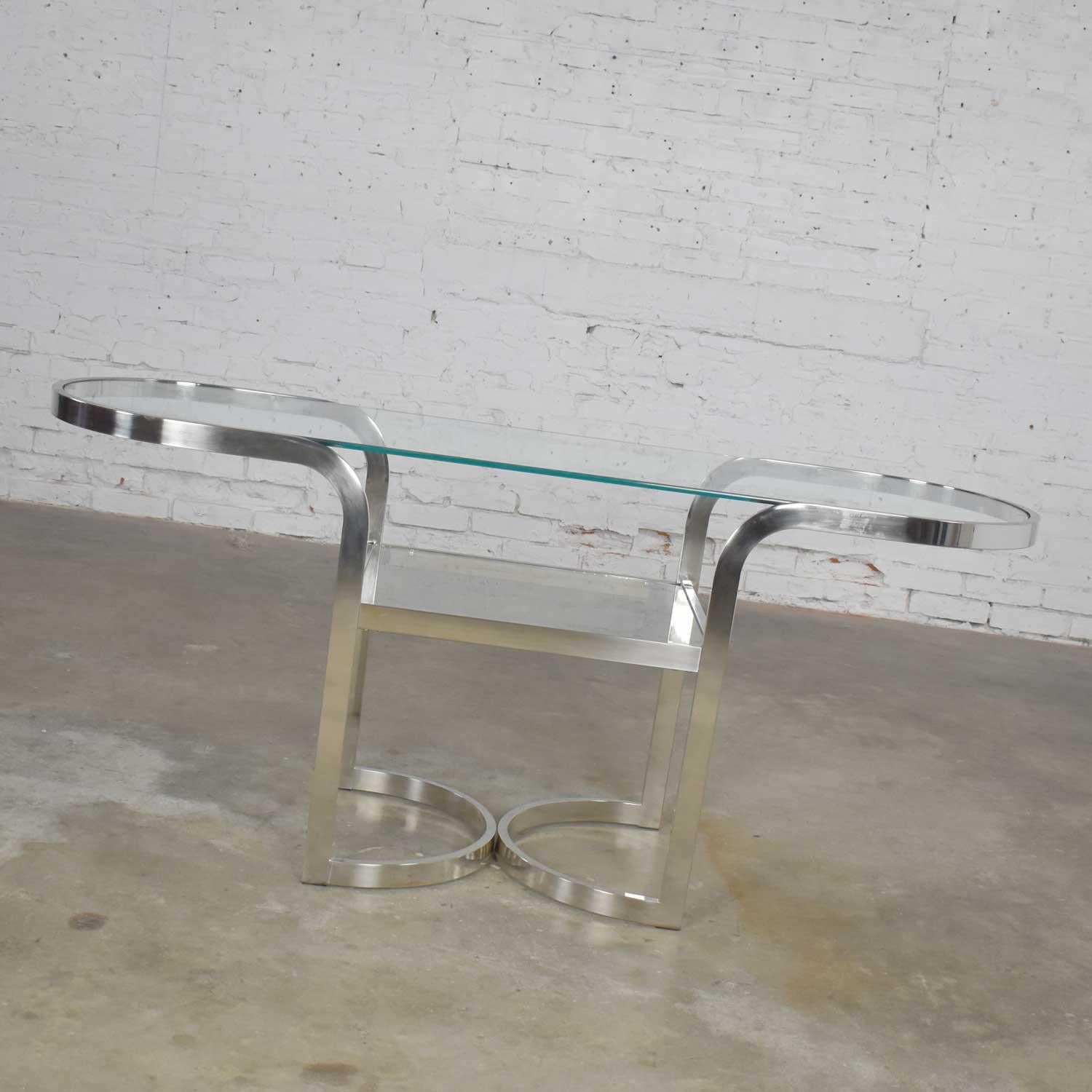 Table de canapé ou console ovale en chrome poli de style mi-siècle moderne en vente 1