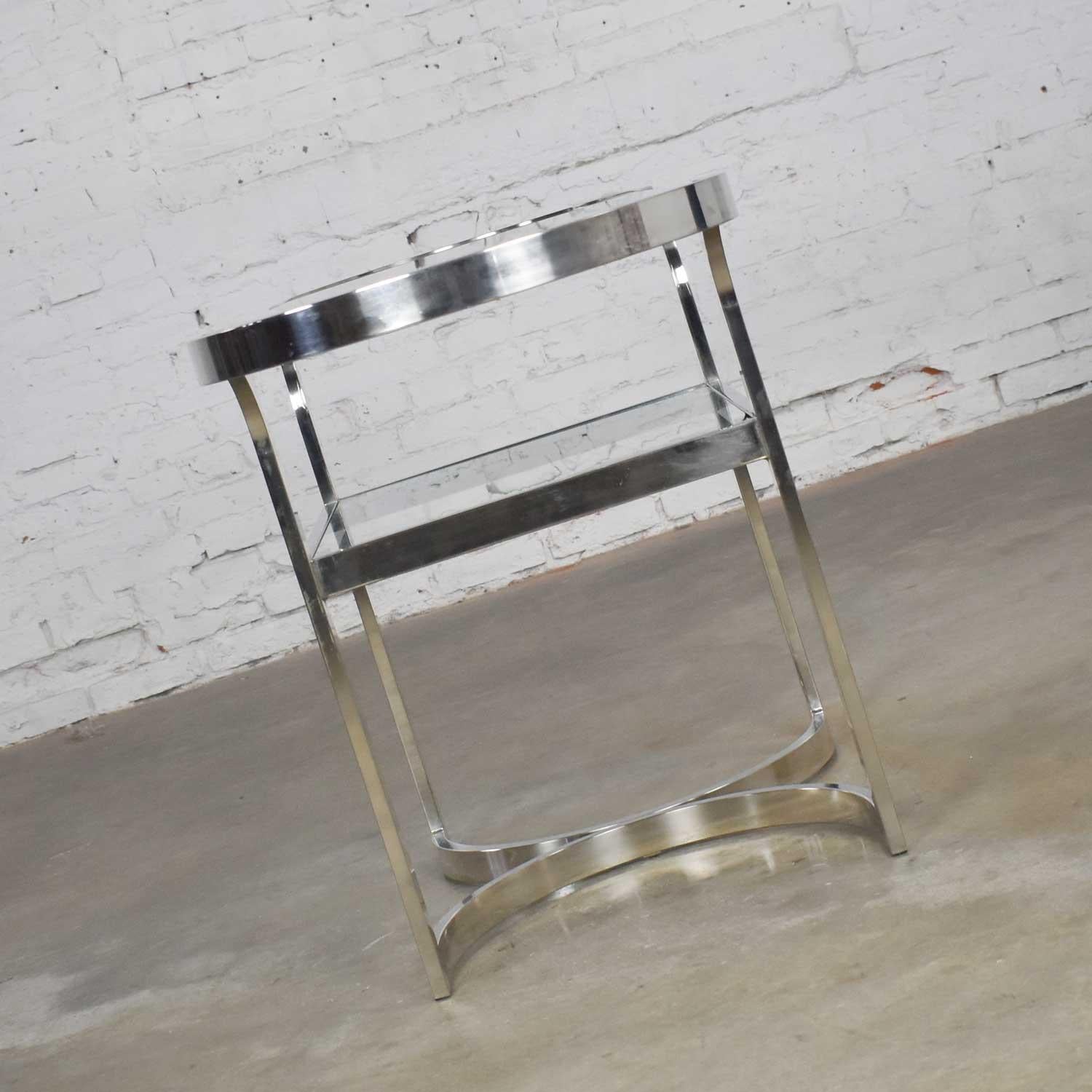 Table de canapé ou console ovale en chrome poli de style mi-siècle moderne en vente 2