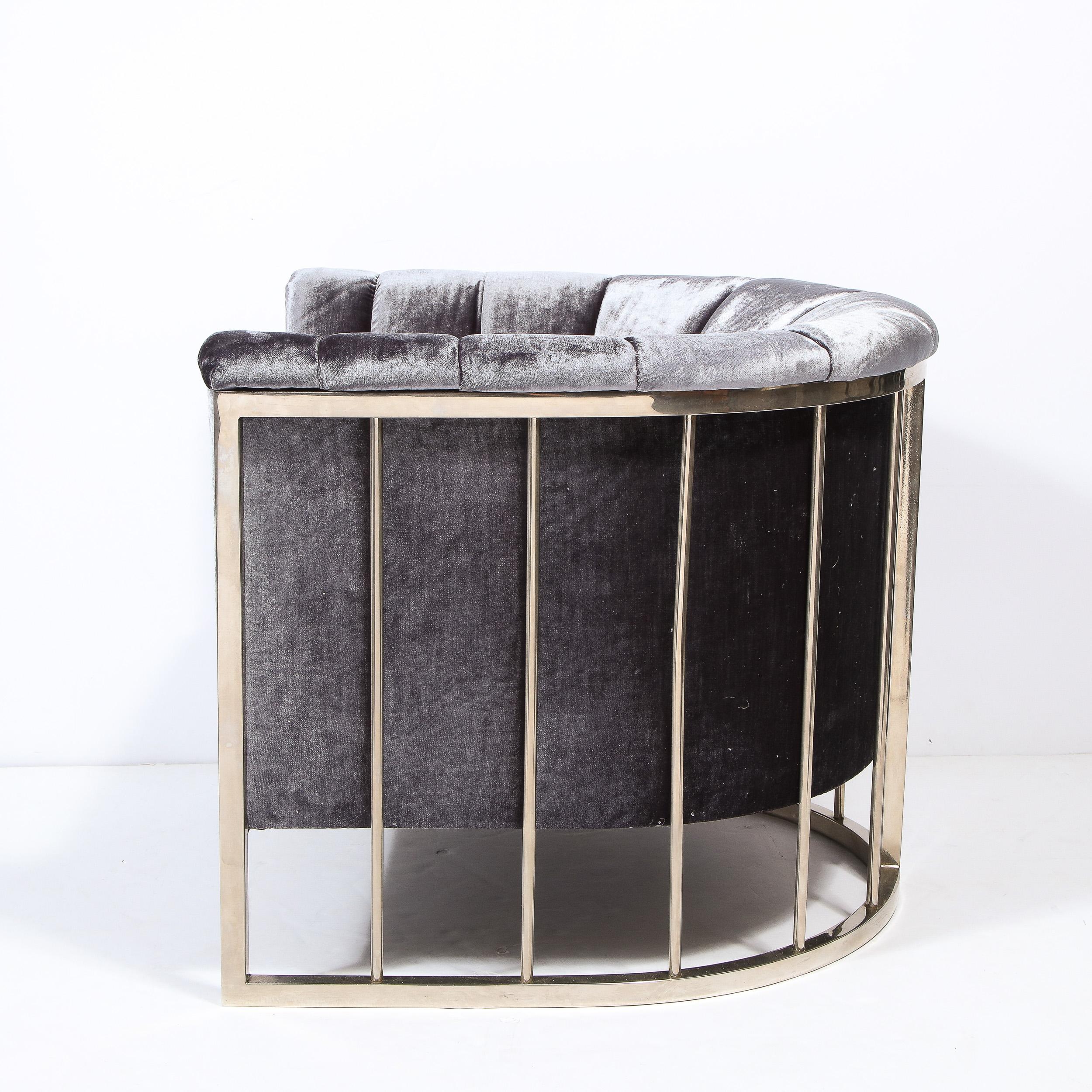 Mid-Century Modern Lounge/ Sessel mit Eisenrückenlehne aus poliertem Chrom  (Moderne der Mitte des Jahrhunderts) im Angebot