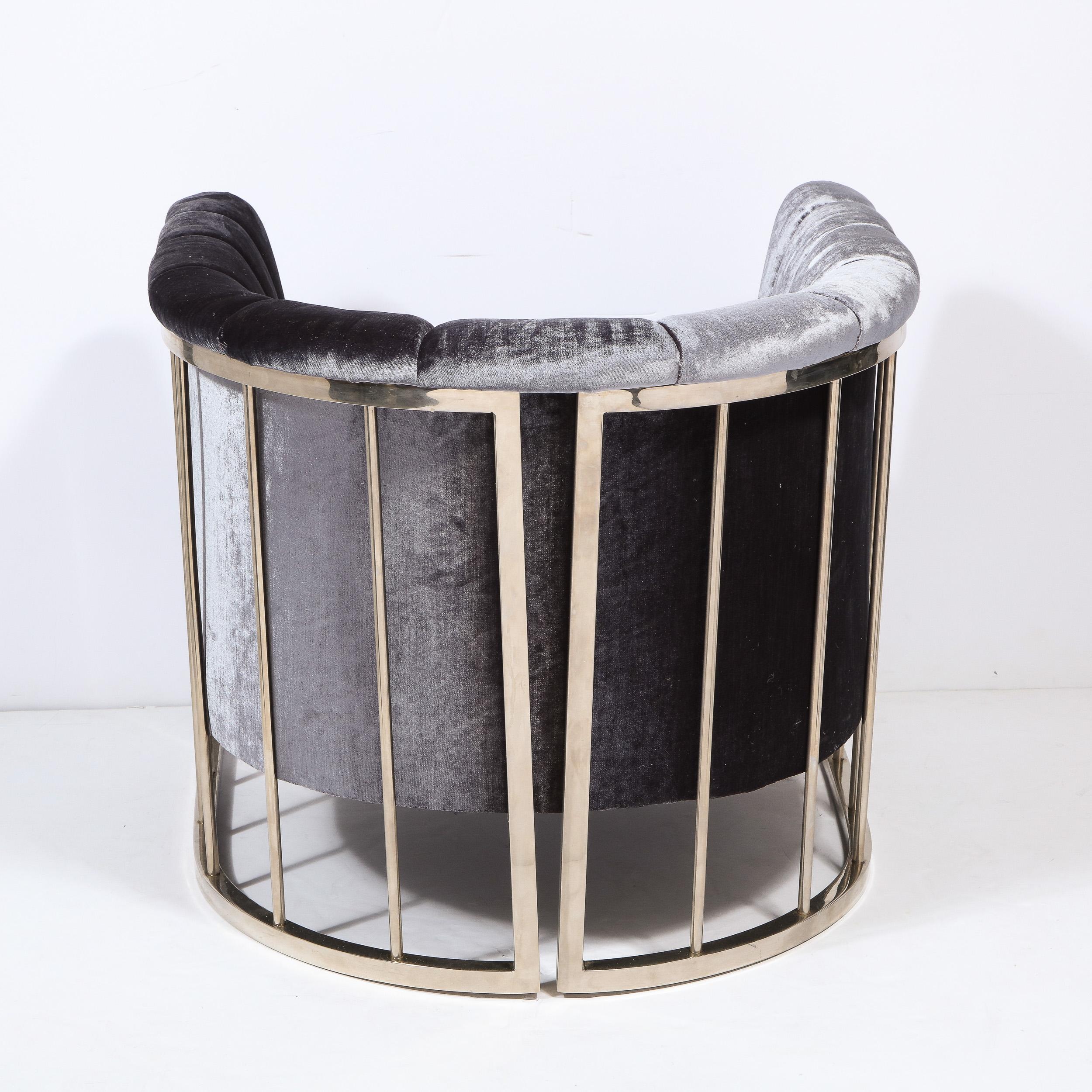 Mid-Century Modern Lounge/ Sessel mit Eisenrückenlehne aus poliertem Chrom  im Zustand „Hervorragend“ im Angebot in New York, NY
