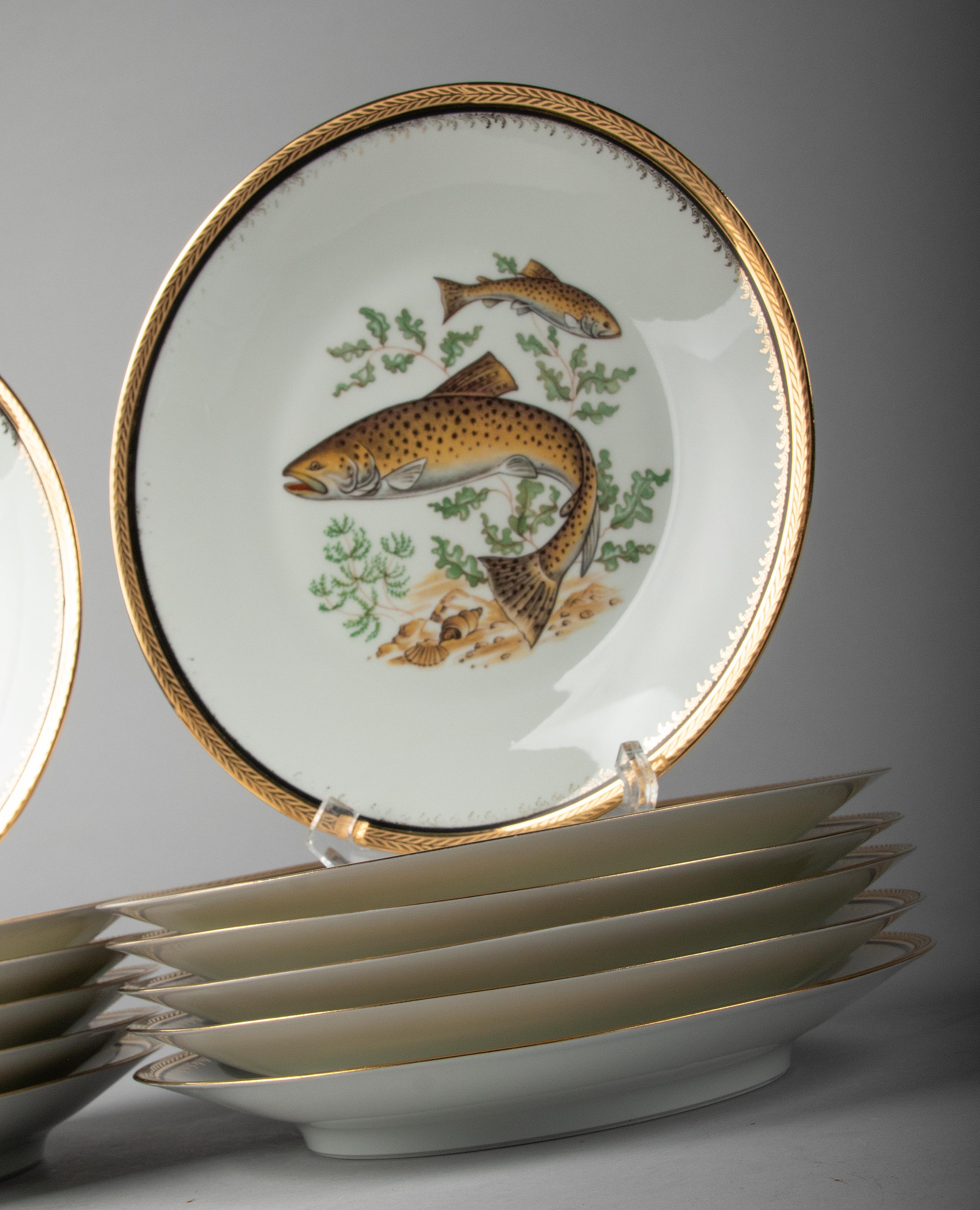 Mid-Century Modern Porcelain Fish Plates and Server by Limoges, France 8