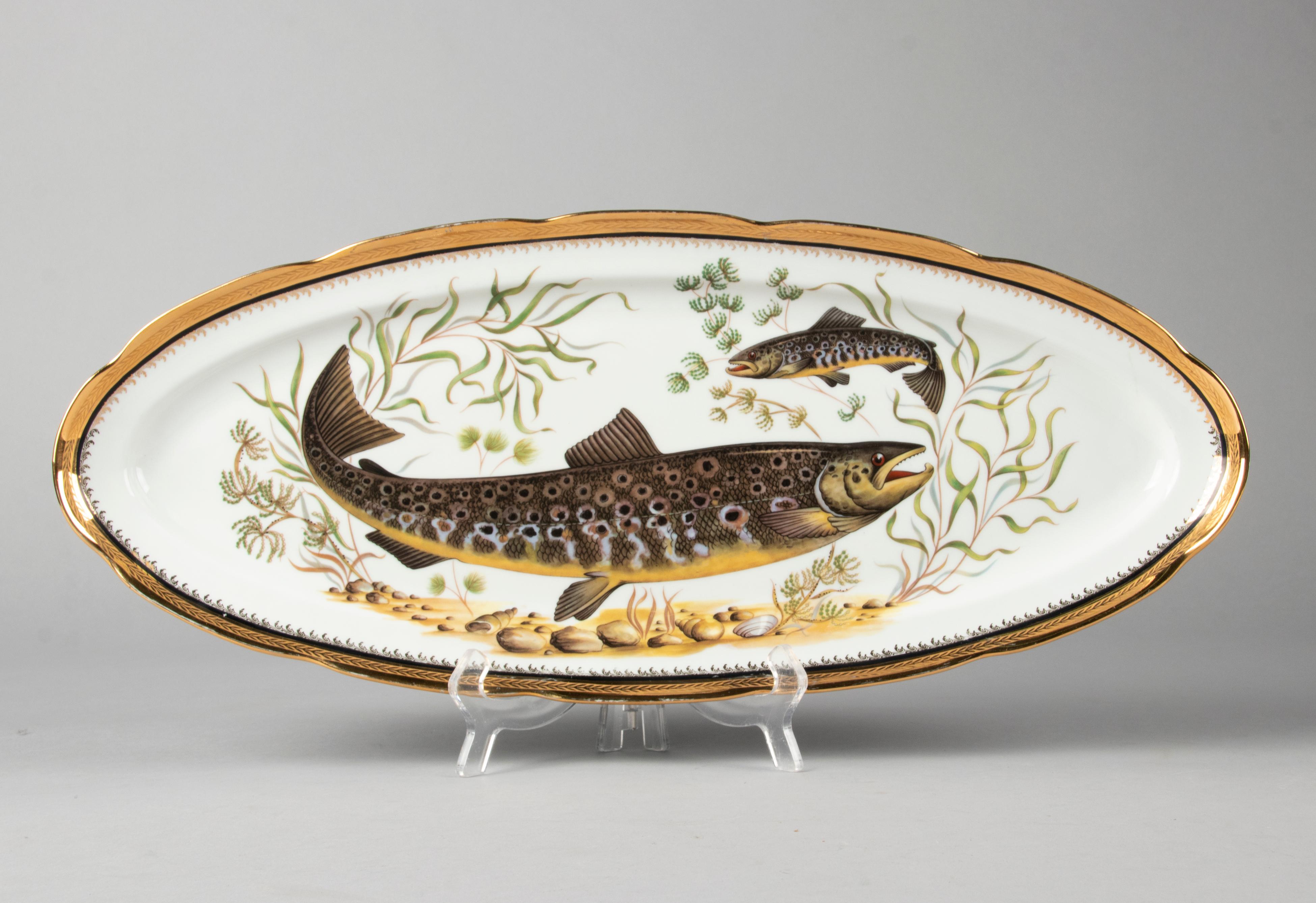 Mid-Century Modern Porcelain Fish Plates and Server by Limoges, France 10