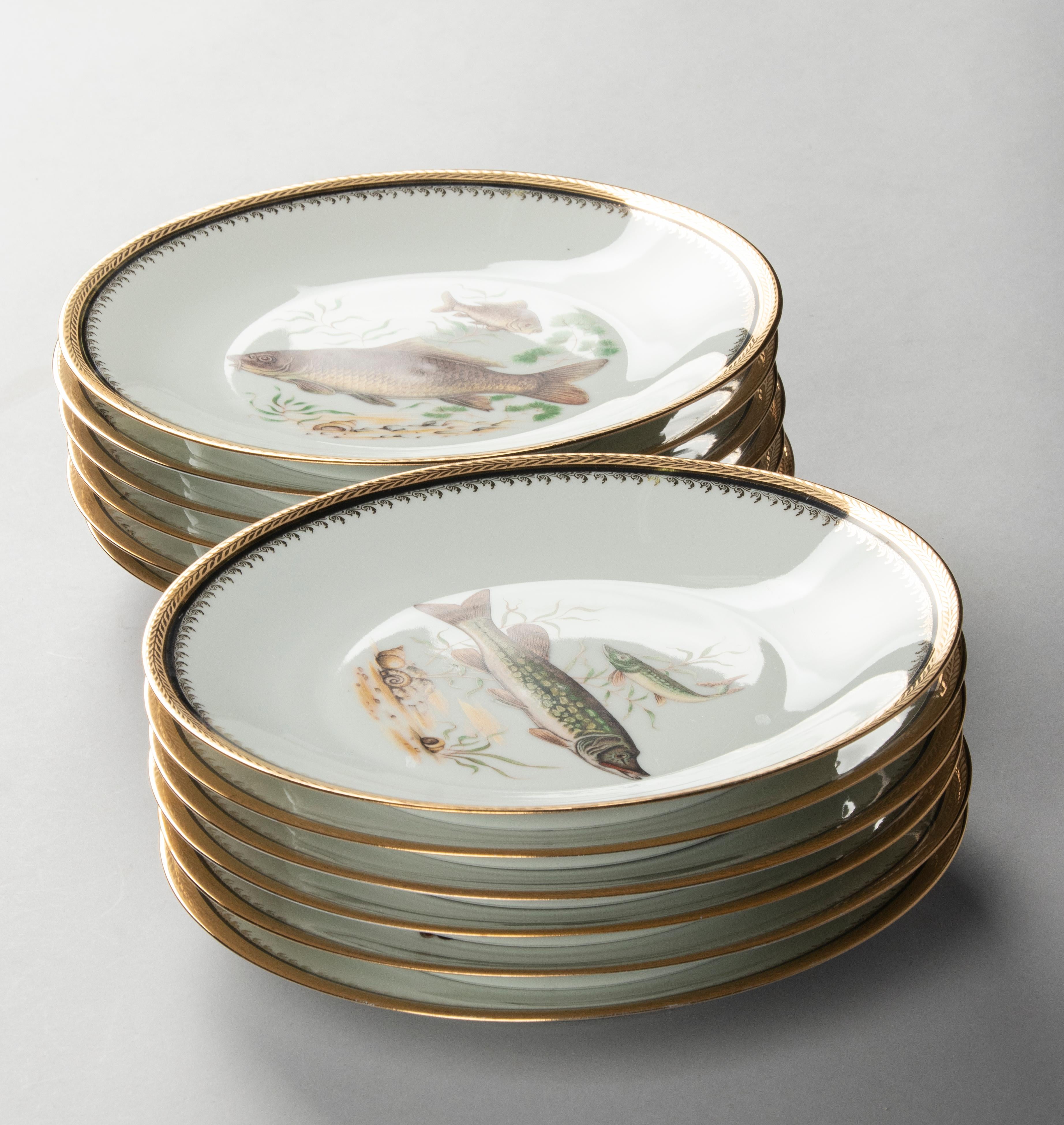 Mid-Century Modern Porcelain Fish Plates and Server by Limoges, France In Good Condition In Casteren, Noord-Brabant